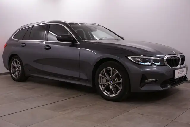 BMW 330 e xDrive Sport Line // harman/kardon // AHK //