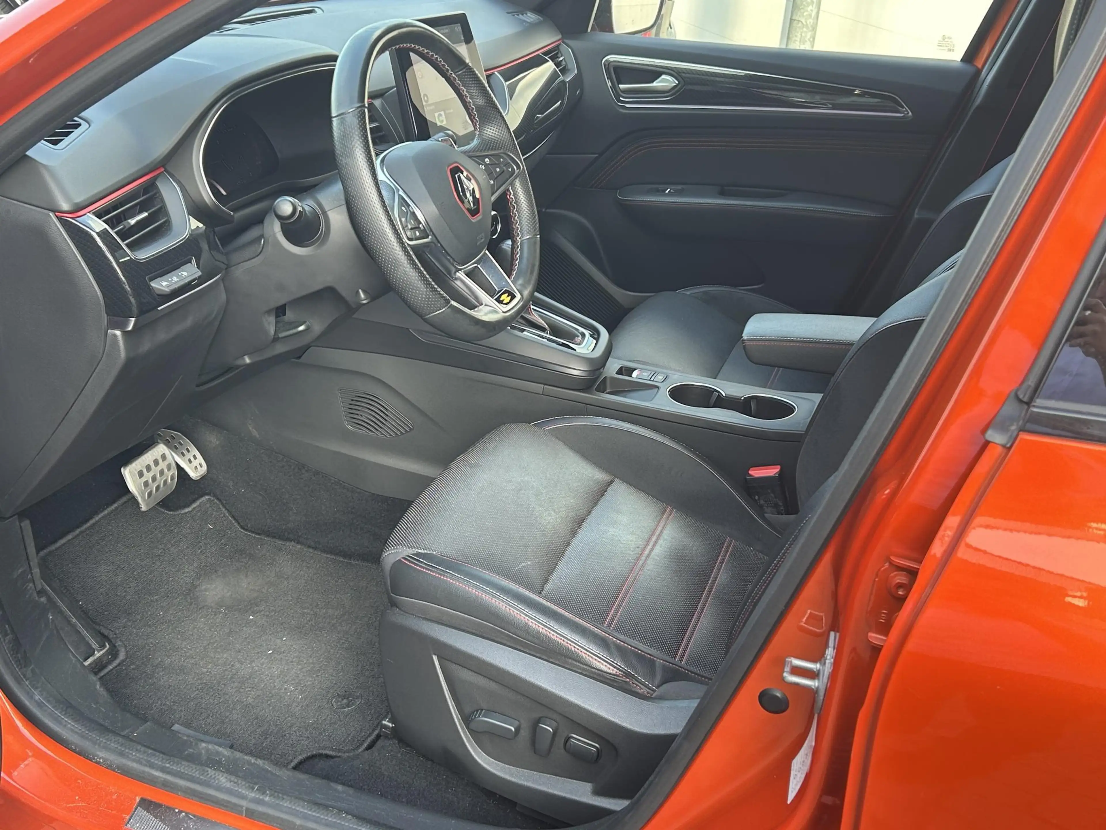 Renault Arkana 1.3 TCe 140 R.S. line | Navigatie | Camera | Apple — photo 25