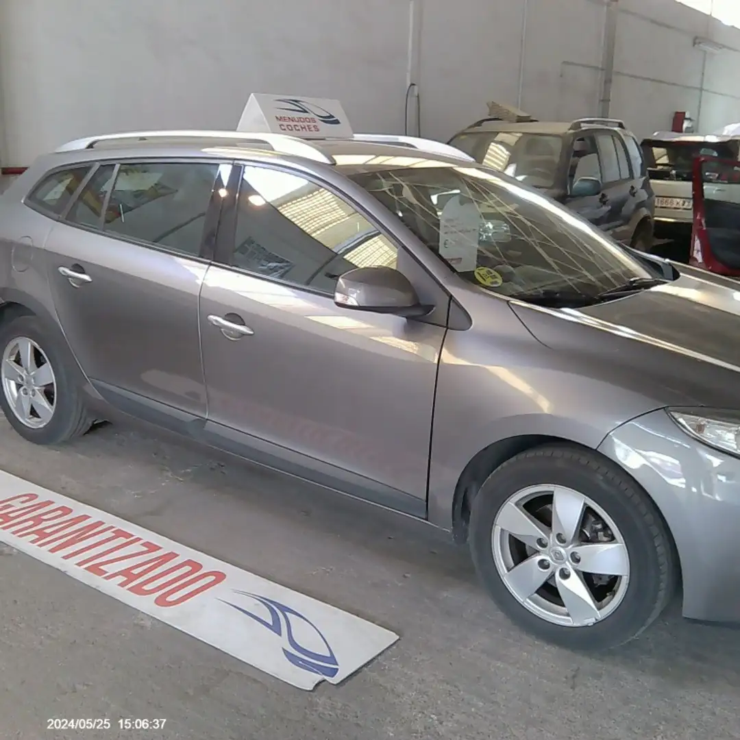 Renault Megane S.T. 1.5dCi Dynamique 105 Grau - 2