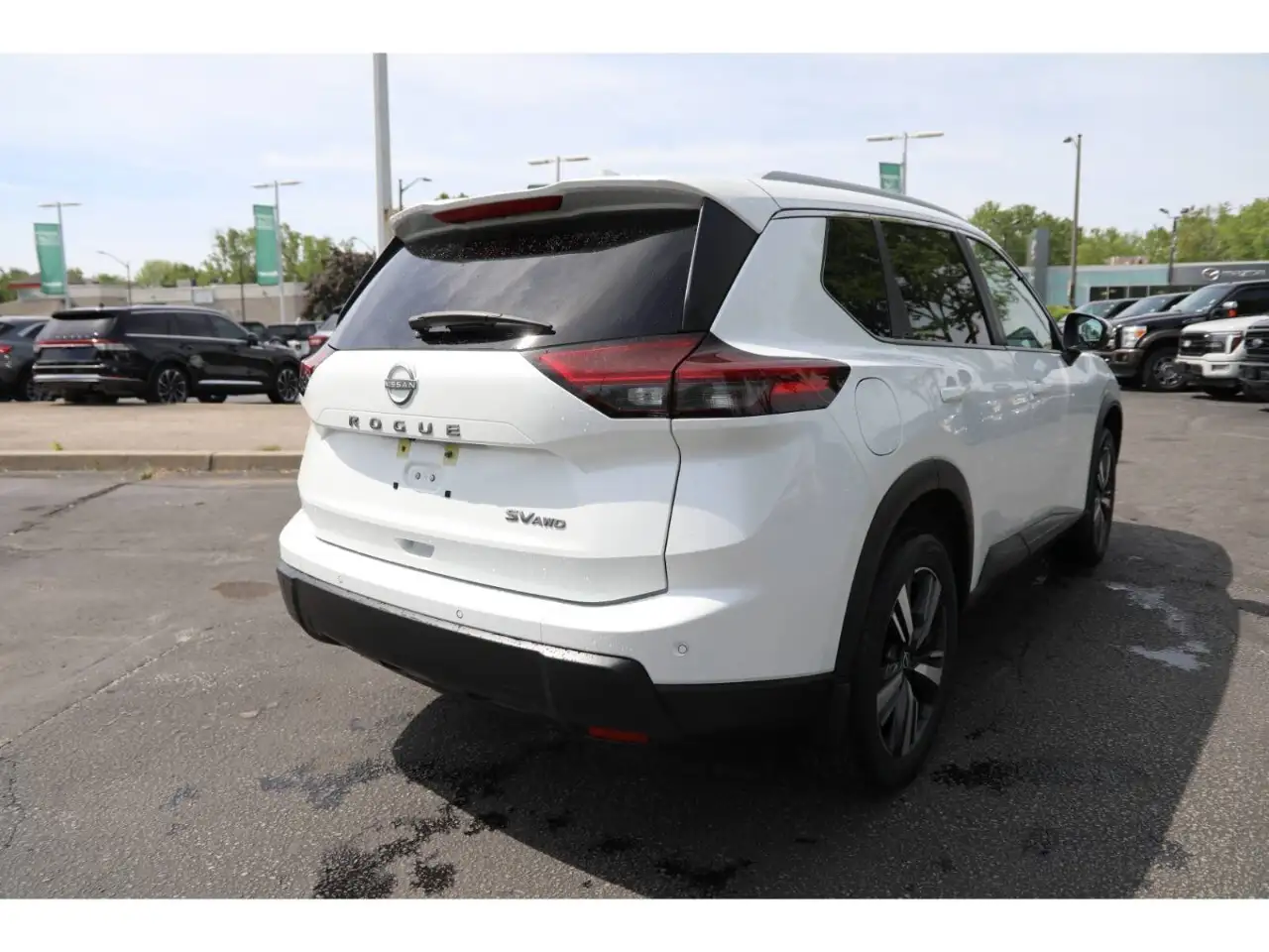 Nissan Rogue снимка Nissan Rogue