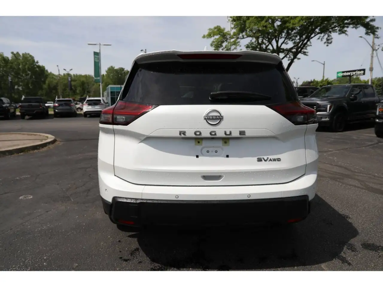Nissan Rogue снимка Nissan Rogue