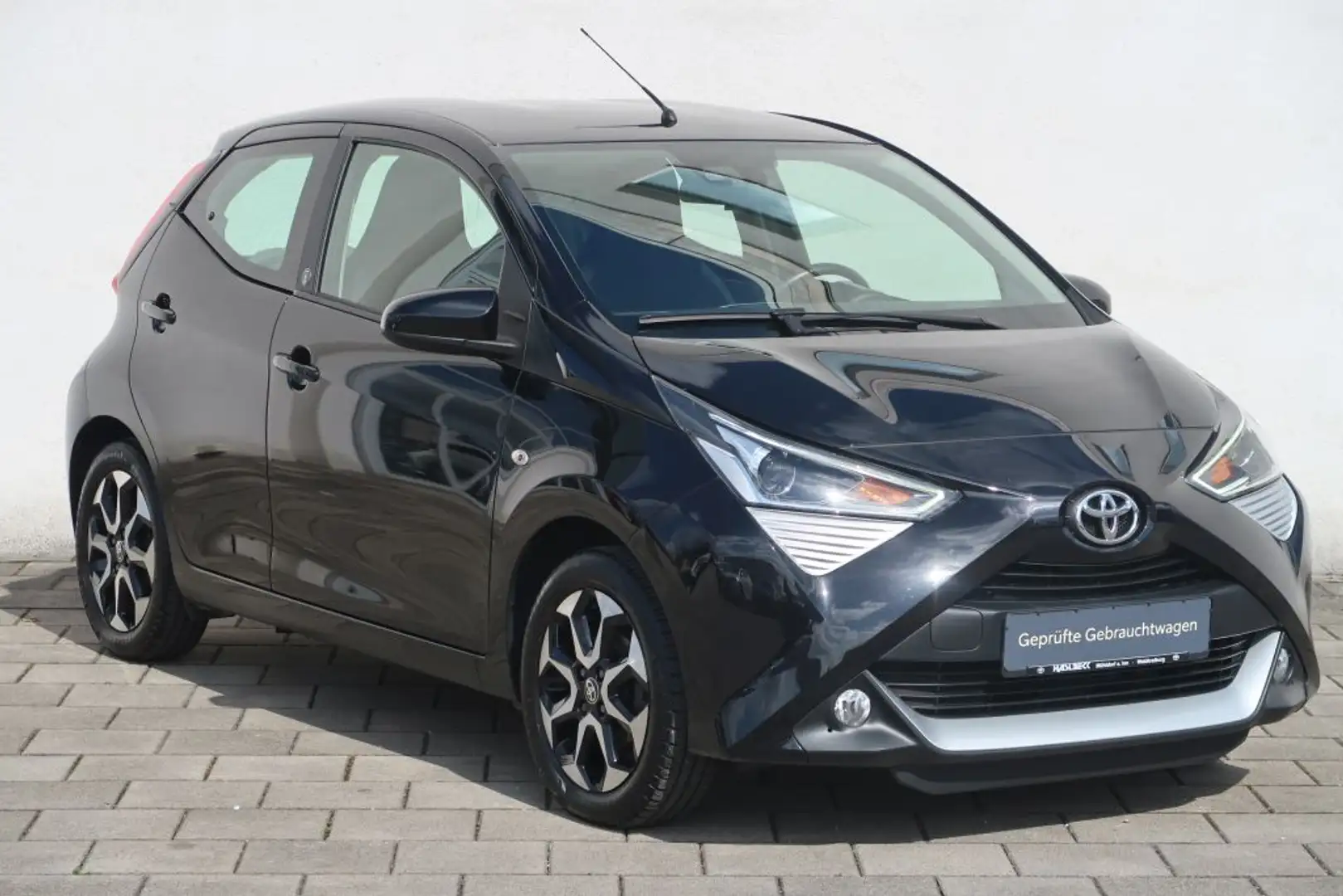 Toyota Aygo X x-play Team Deutschland Schwarz - 2