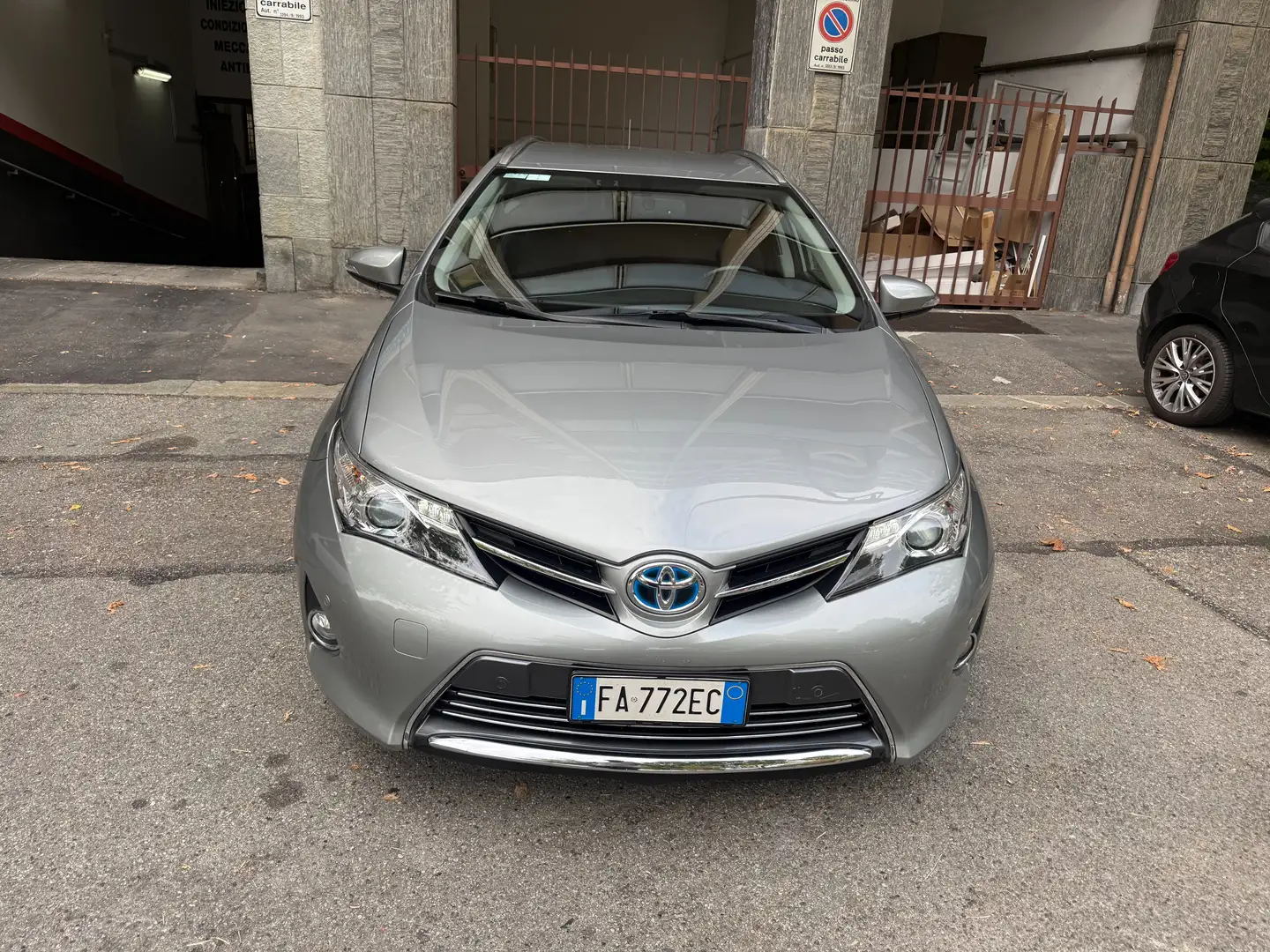 Toyota Auris Auris II Touring Sport Sport 1.8 hybrid Active+ Grigio - 2