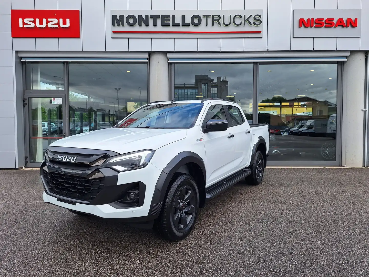 Isuzu D-Max 1.9 164cv Crew Nitro Sport 4x4 A/T PROMO GIUGNO Blanc - 1