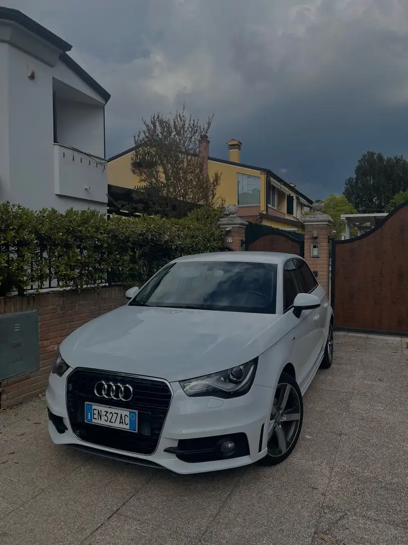 Audi A1 Sportback 1.6 tdi Ambition 90cv Bianco - 2