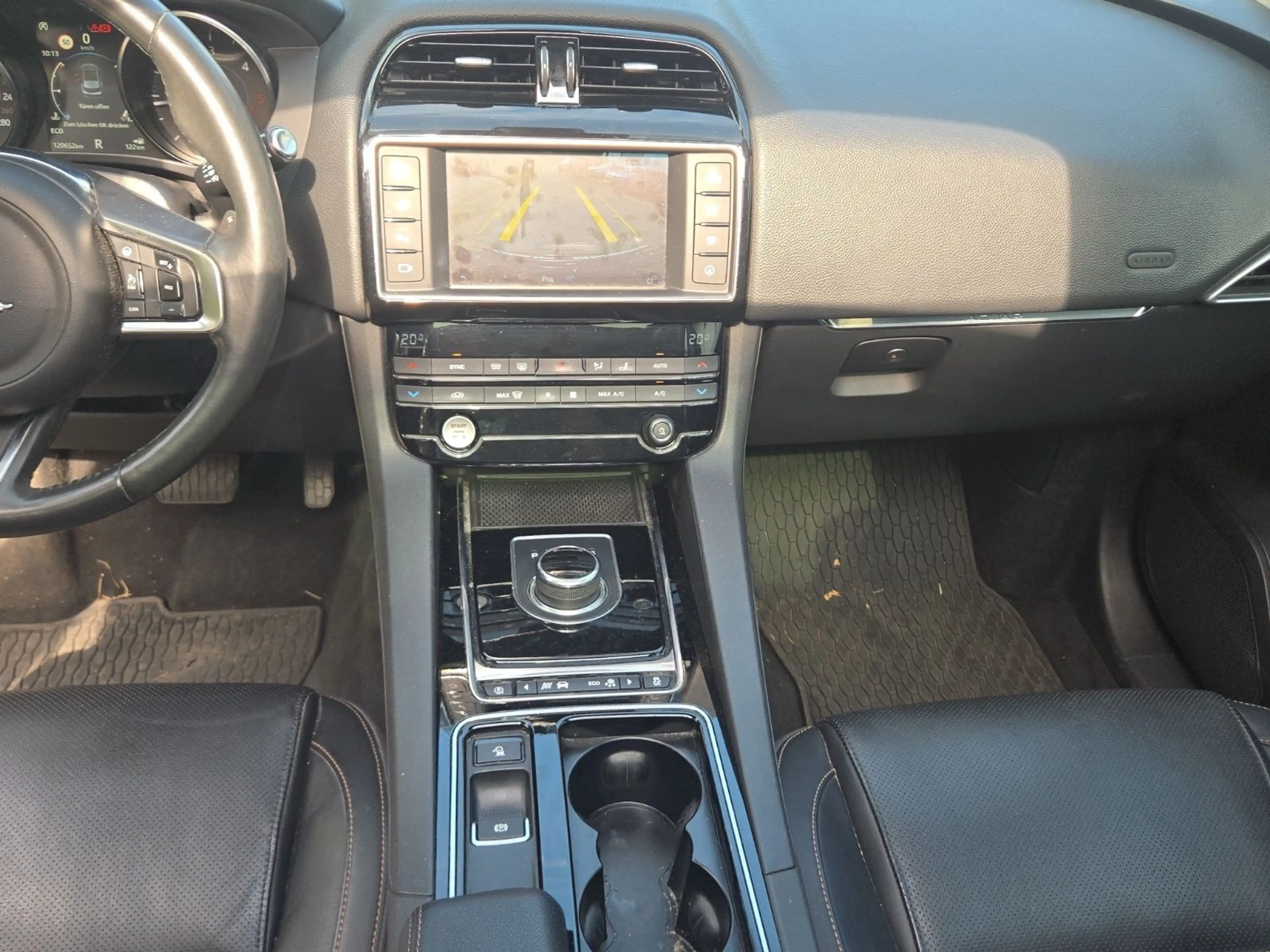 Jaguar F-Pace AWD Pano/Leder/LED/SHD/e-Sitze/AHK/Kamera — photo 9