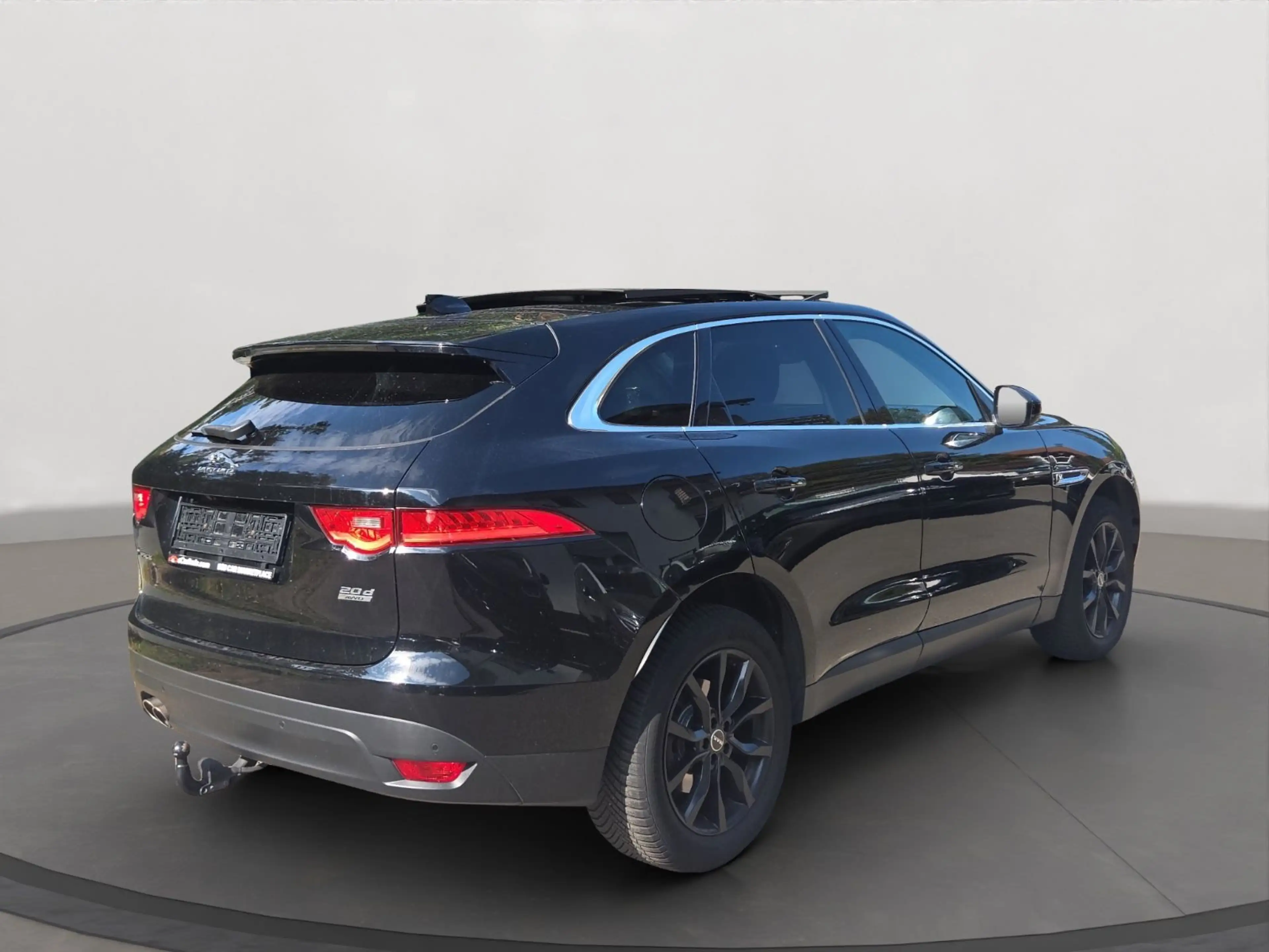 Jaguar F-Pace AWD Pano/Leder/LED/SHD/e-Sitze/AHK/Kamera — photo 4