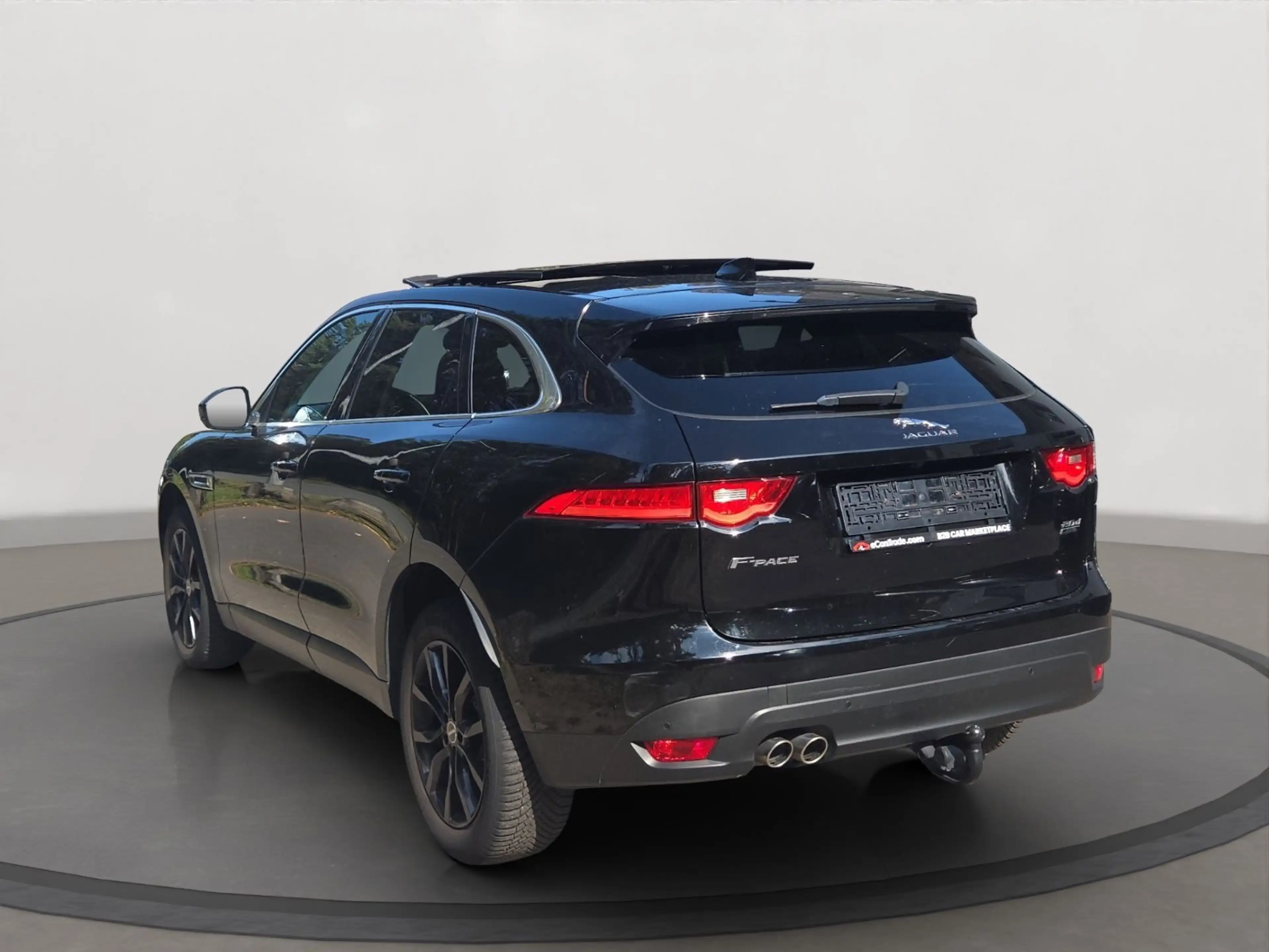 Jaguar F-Pace AWD Pano/Leder/LED/SHD/e-Sitze/AHK/Kamera — photo 6