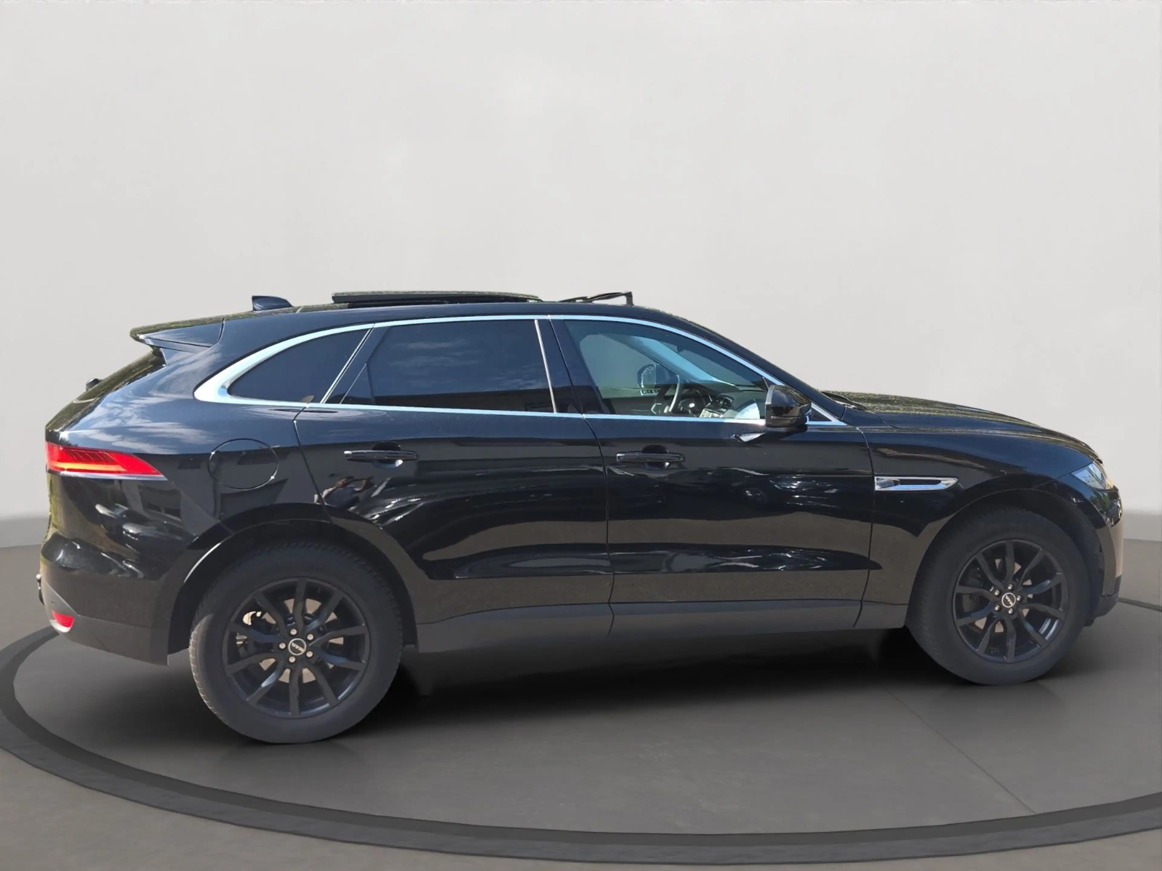 Jaguar F-Pace AWD Pano/Leder/LED/SHD/e-Sitze/AHK/Kamera — photo 3