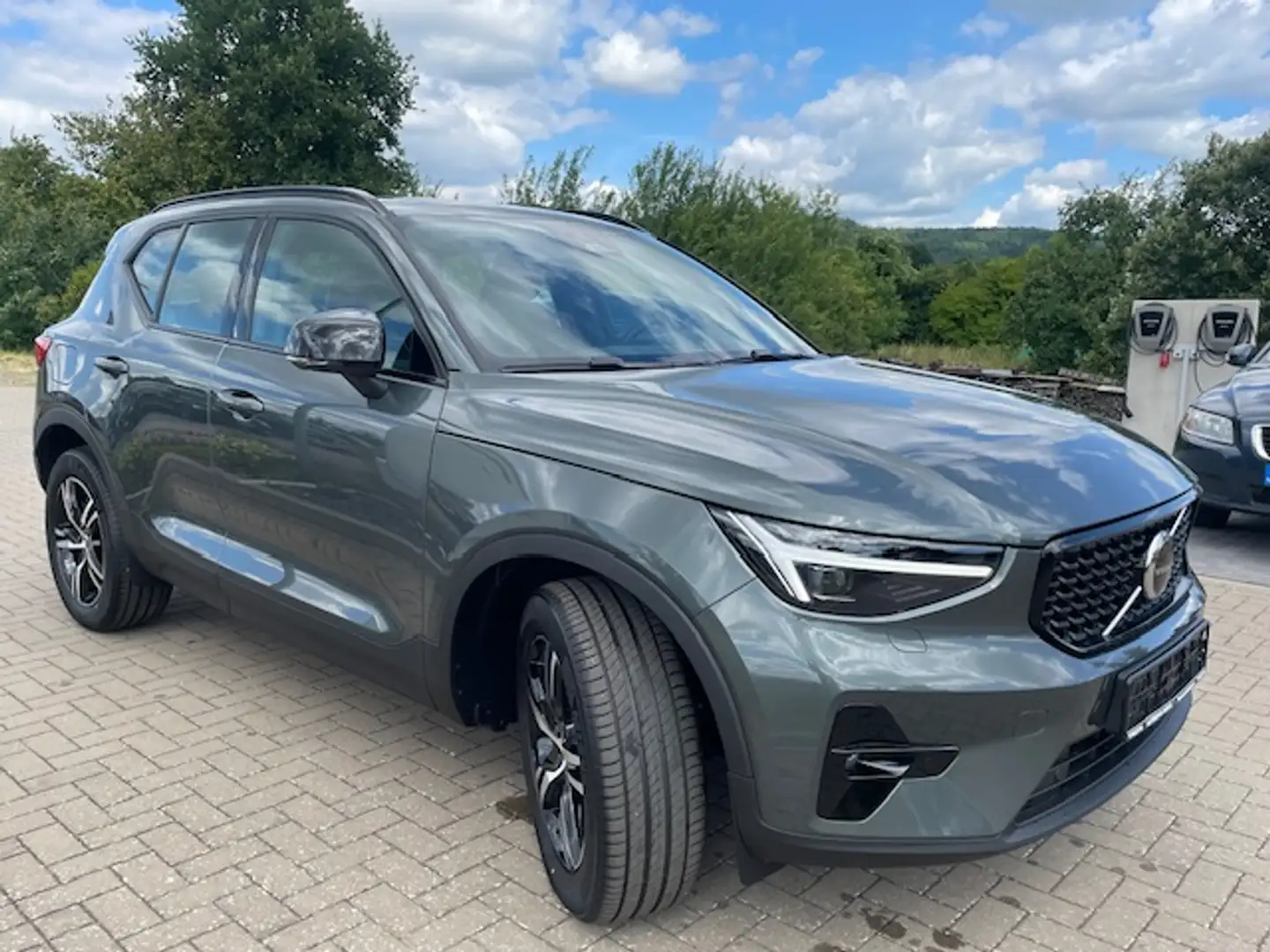 Volvo XC40 B3 B DKG Plus Dark Grün - 1