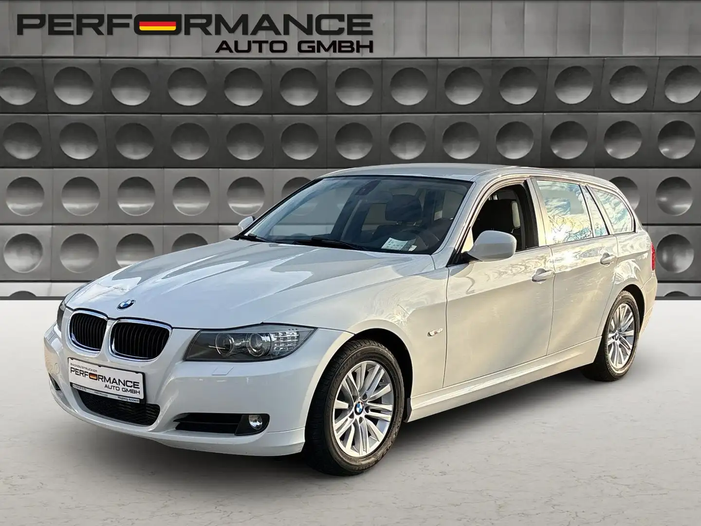 BMW 320 2.0 320d X Drive Leder Xenon AHK LED Weiß - 1