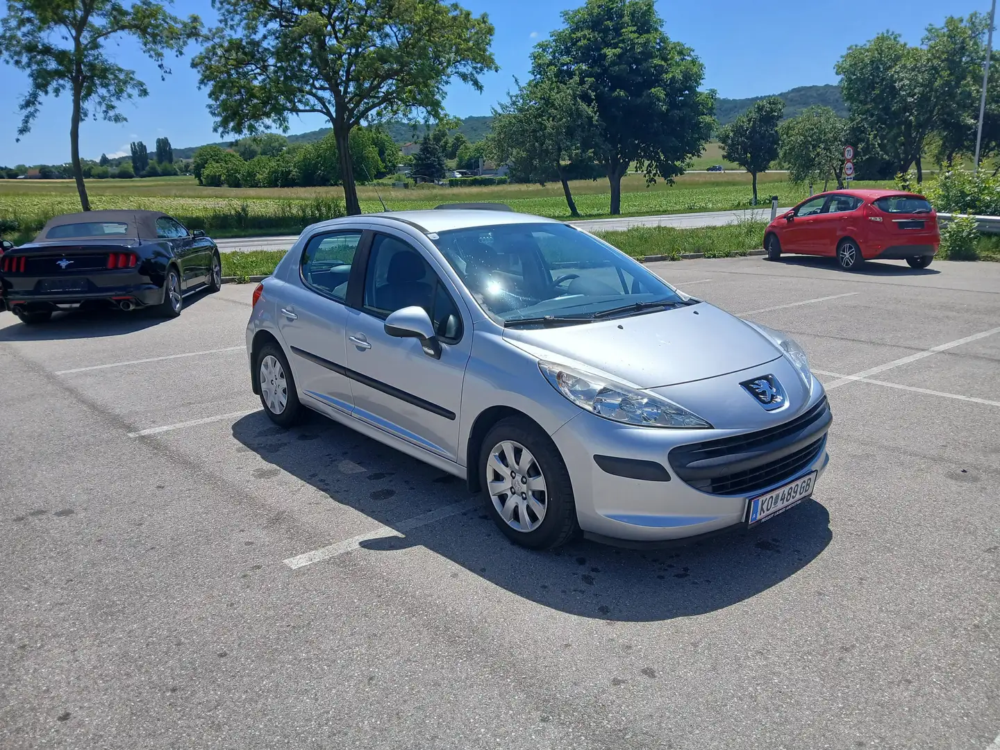 Peugeot 207 207 Trendy 1,4 16V Trendy Silber - 1
