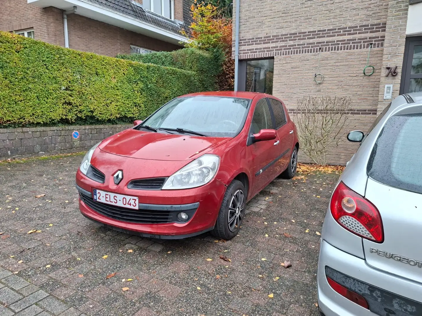 Renault Clio Clio 1.6i 16v Privilège Rouge - 1