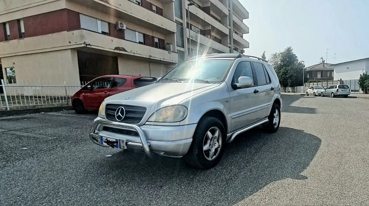 Mercedes-Benz ML 320 auto, foto 1