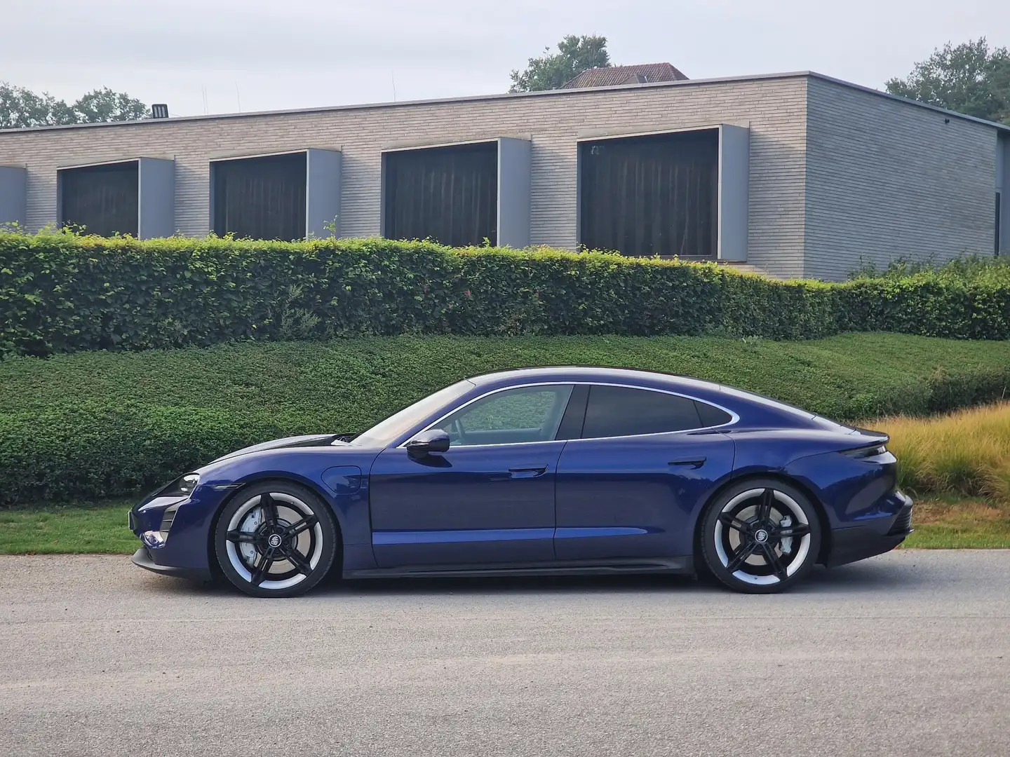 Porsche Taycan Perf. PLUS 93kWh 4WS PDLS+ PASM SportDesign+Chrono Albastru - 2