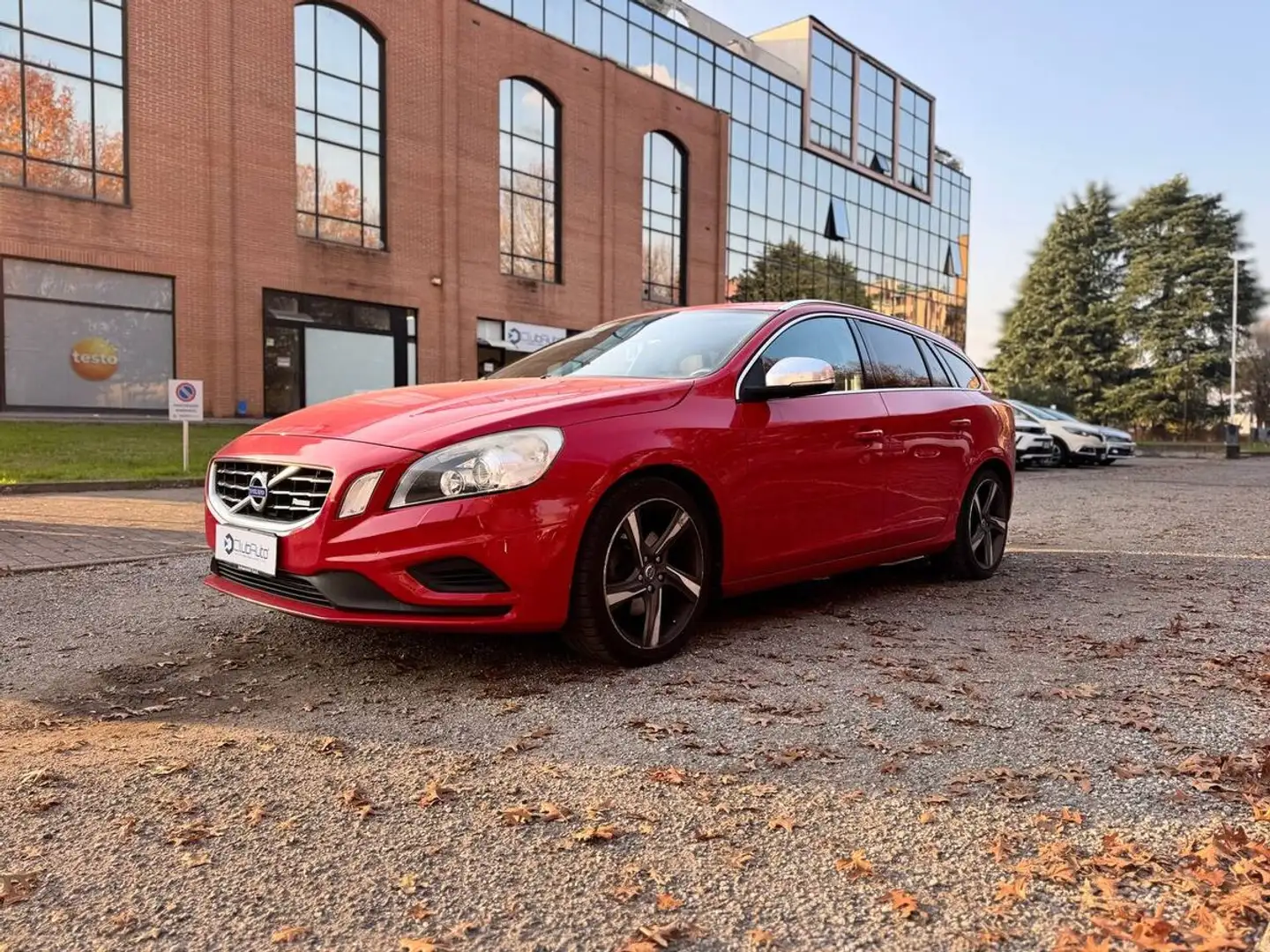 Volvo V60 2.0 d4 ved (d3) R-design geartronic - 1
