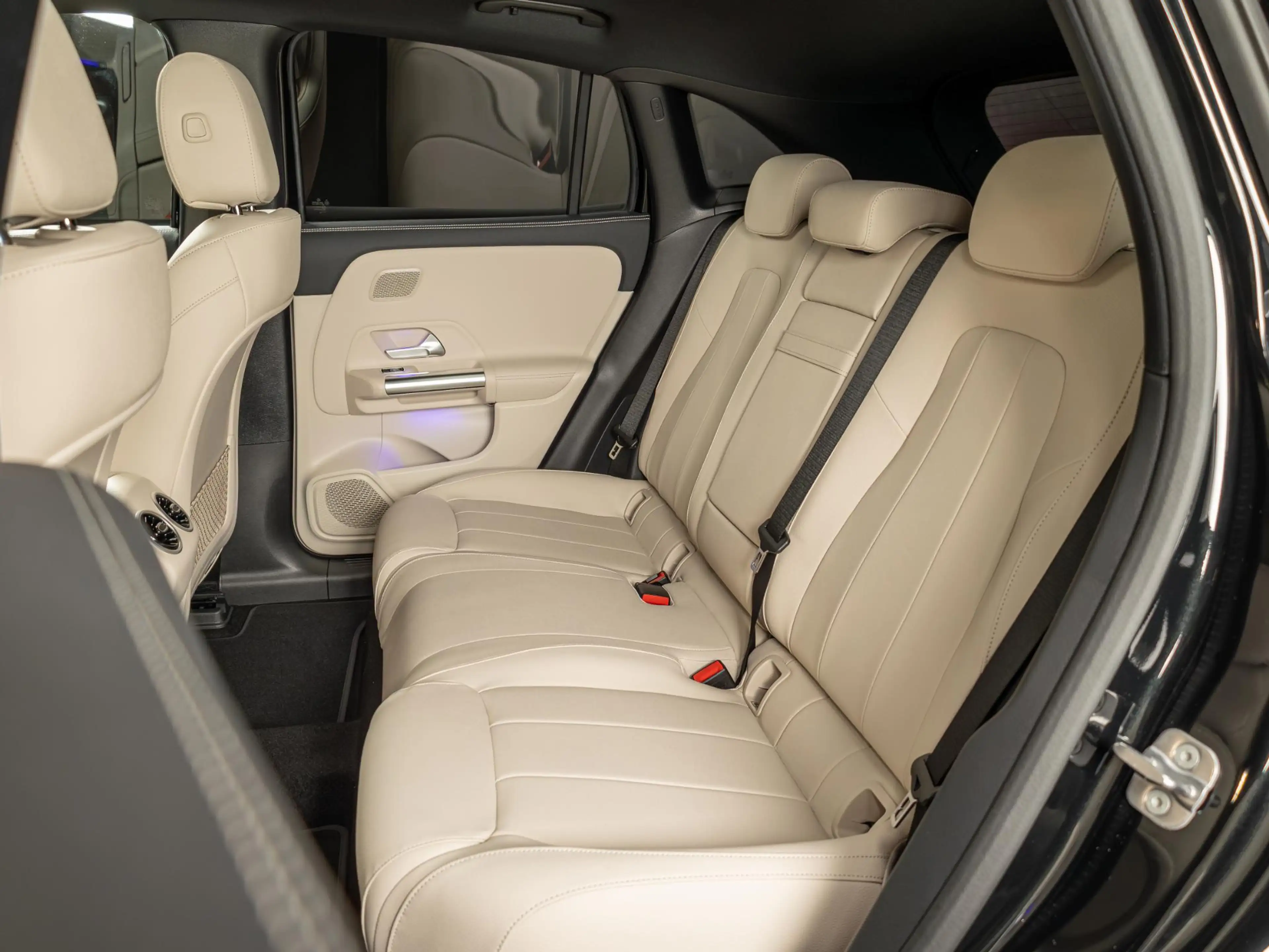 Mercedes-Benz EQA 250 250+ Business Solution Luxury 71 kWh | Panorama da — photo 10