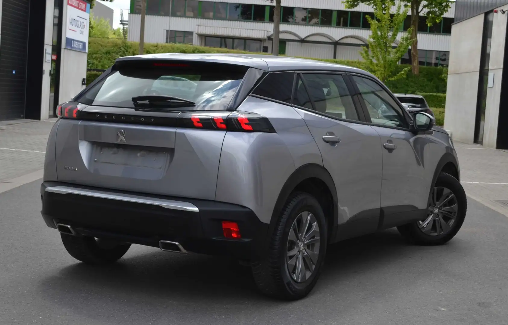 Peugeot 2008 1.2 Active EAT8 Navi/Led/ *2021*TVA Gris - 2
