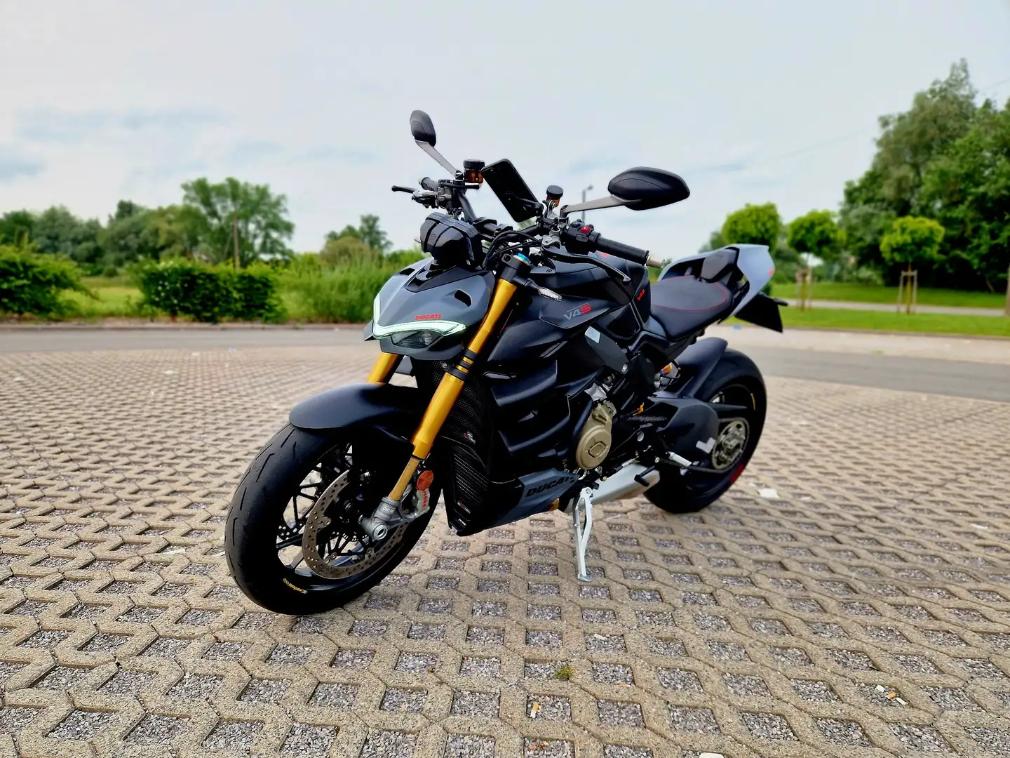 Ducati Streetfighter V4s 2024 Grey - 1