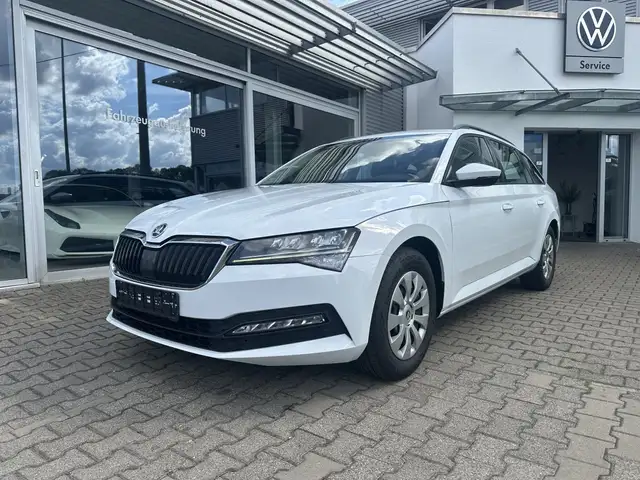 Skoda Superb Combi 2.0TDI VC*LED*NAVI*PDC*AHK