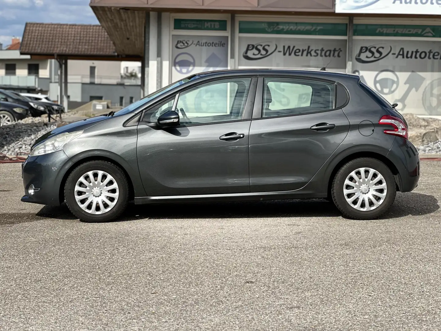 Peugeot 208 Active Grau - 2