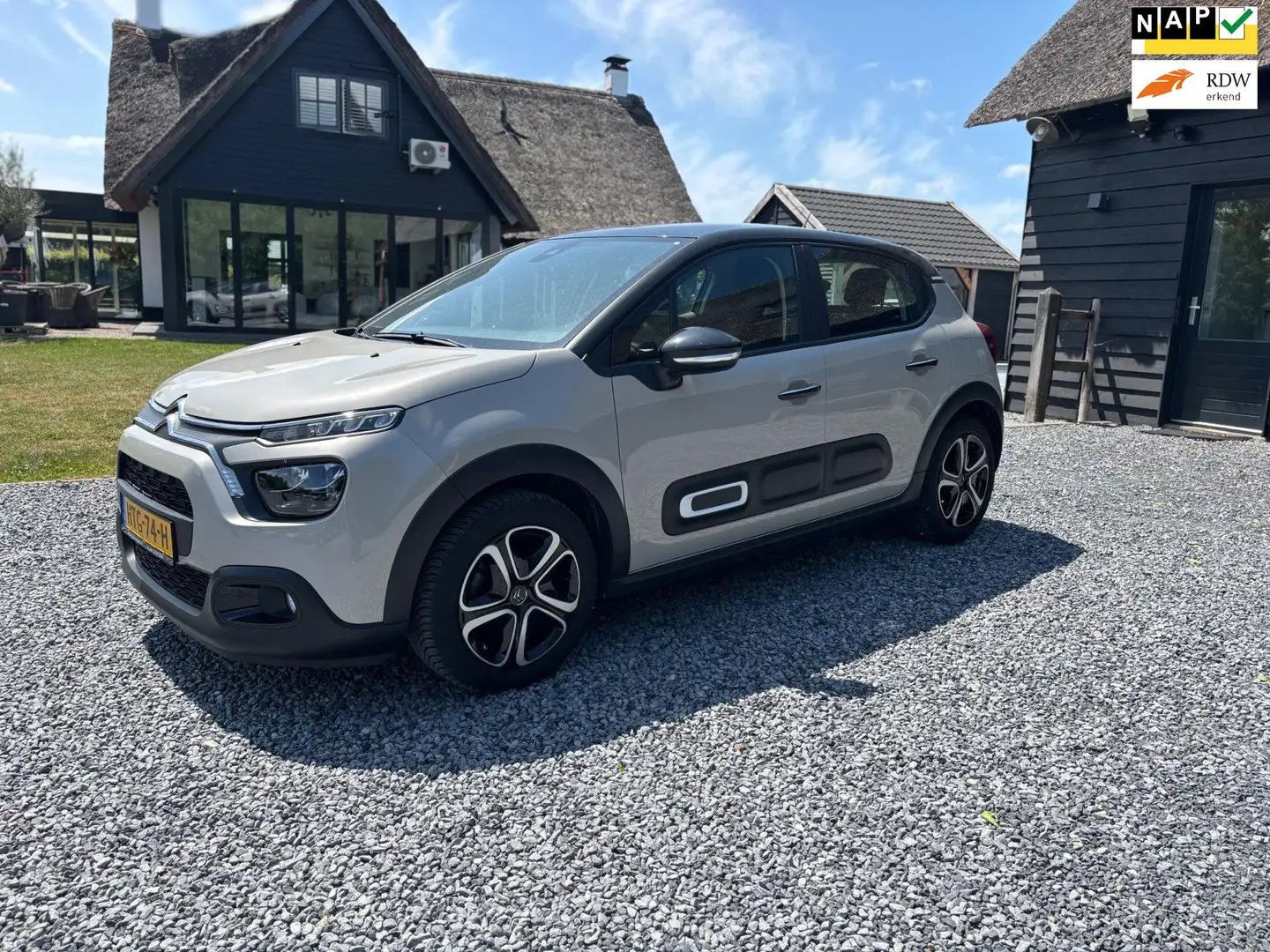 Citroen C3 1.2 PureTech Feel Edition Grijs - 1