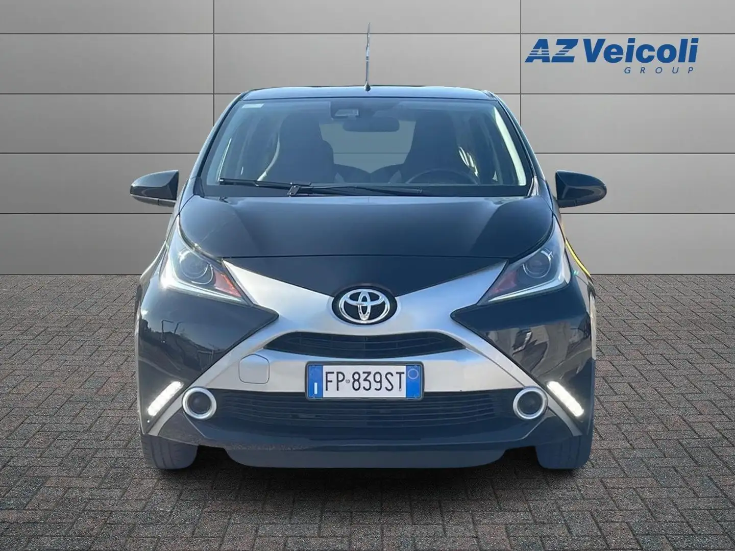 Toyota Aygo Aygo II 2014 5p 1.0 x-play my15 Nero - 2