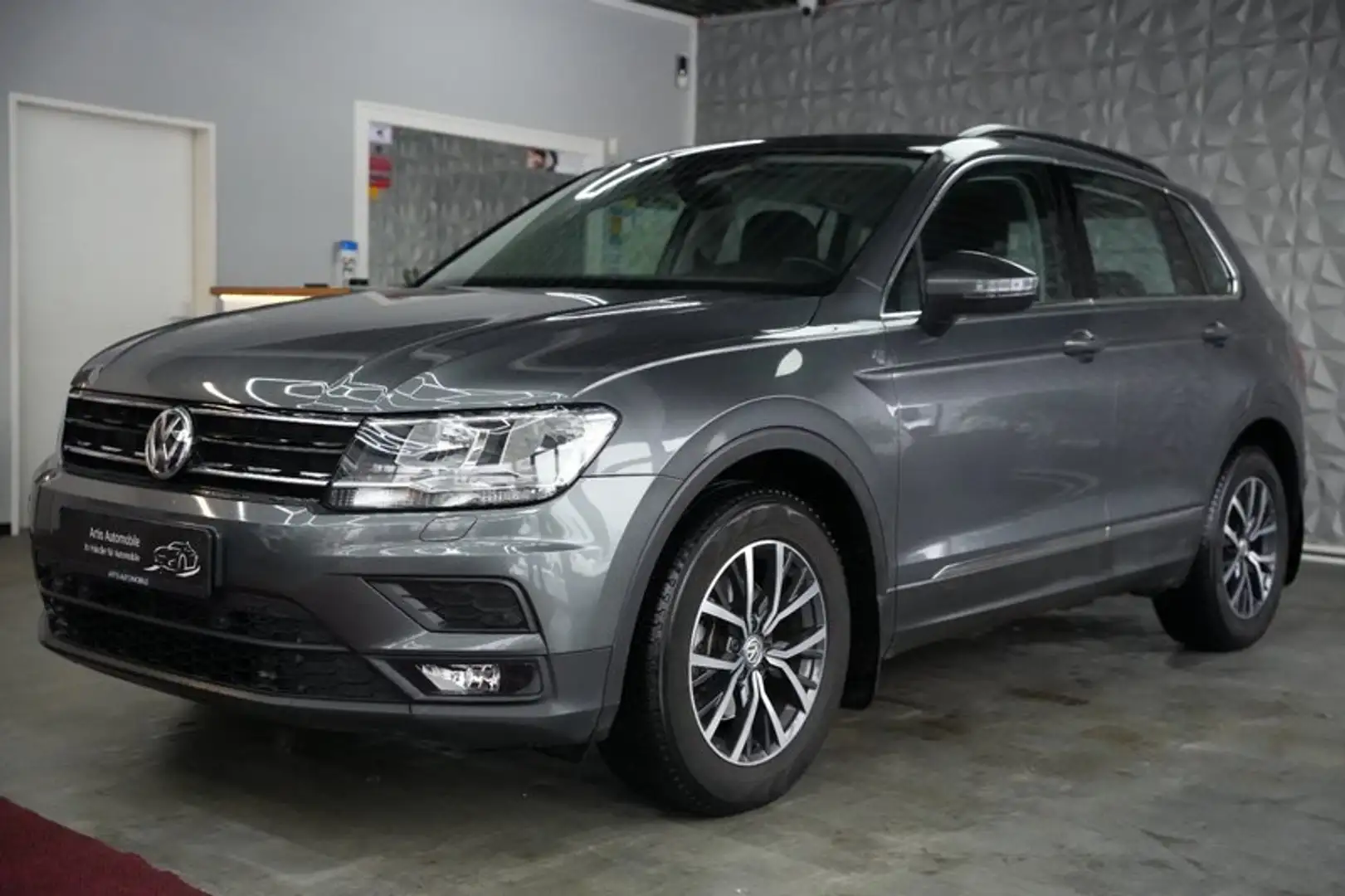 Volkswagen Tiguan Comfortline AHK*NAVI*CARPLAY*PDC Grau - 2