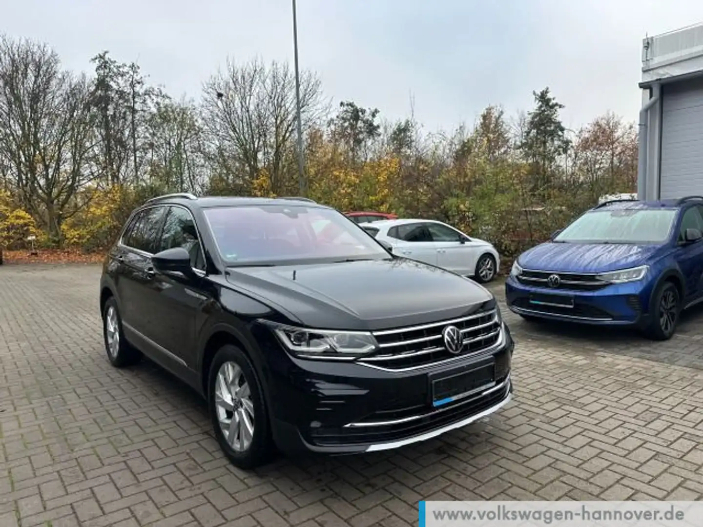 Volkswagen Tiguan 1.5 TSI DSG Elegance Navi Pano AHK LED Di Schwarz - 2