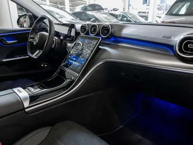 Mercedes-Benz C-Class view 3