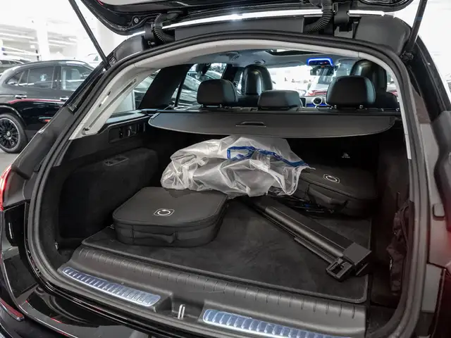 Mercedes-Benz C-Class view 7