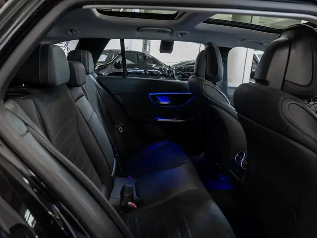 Mercedes-Benz C-Class view 5
