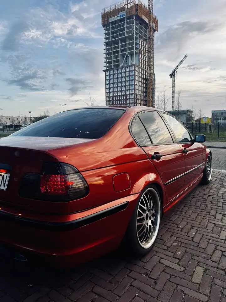 BMW 318i, foto 11
