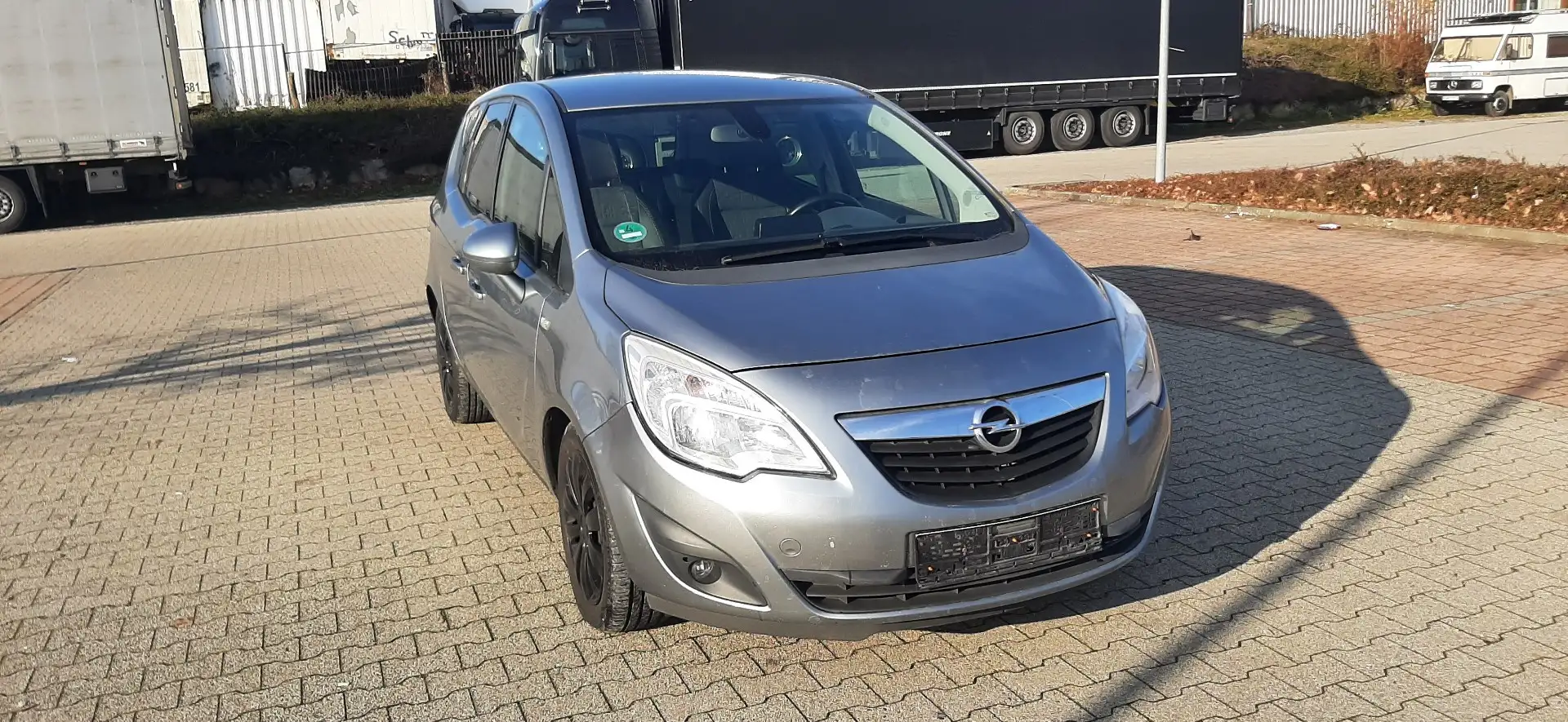 Opel Meriva Innovation Grau - 1