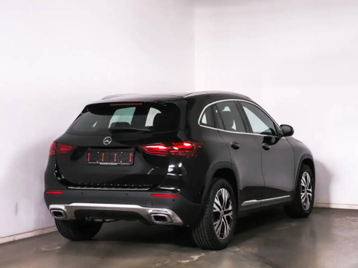 Mercedes-Benz GLA 180 GLA 180 PROGRESSIVE ADV°RFK°VOLLDIGI°MBUX PREM Negru - 2