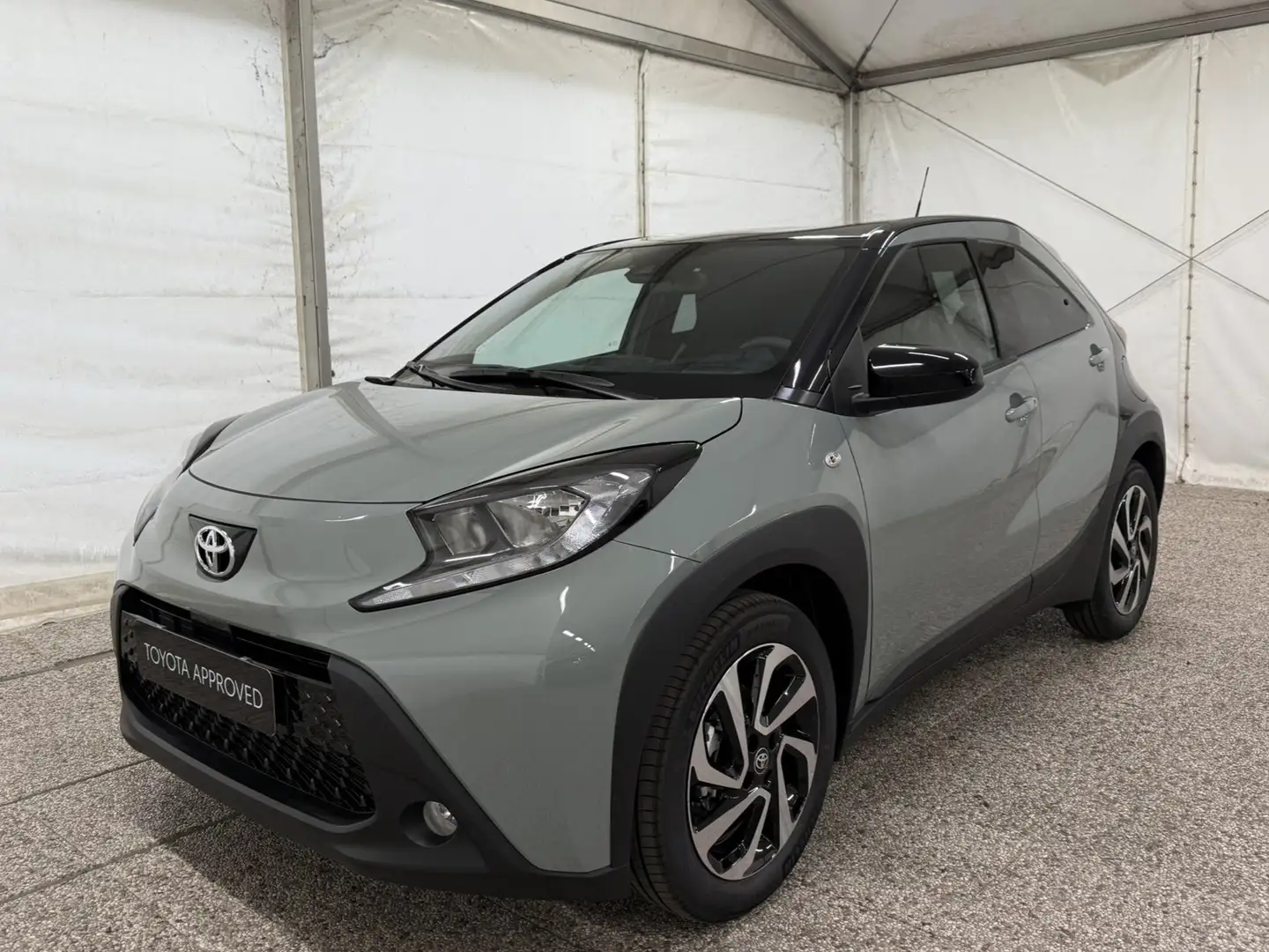 Toyota Aygo X Aygo X 1.0 Trend 72cv Neopatentati Verde - 1