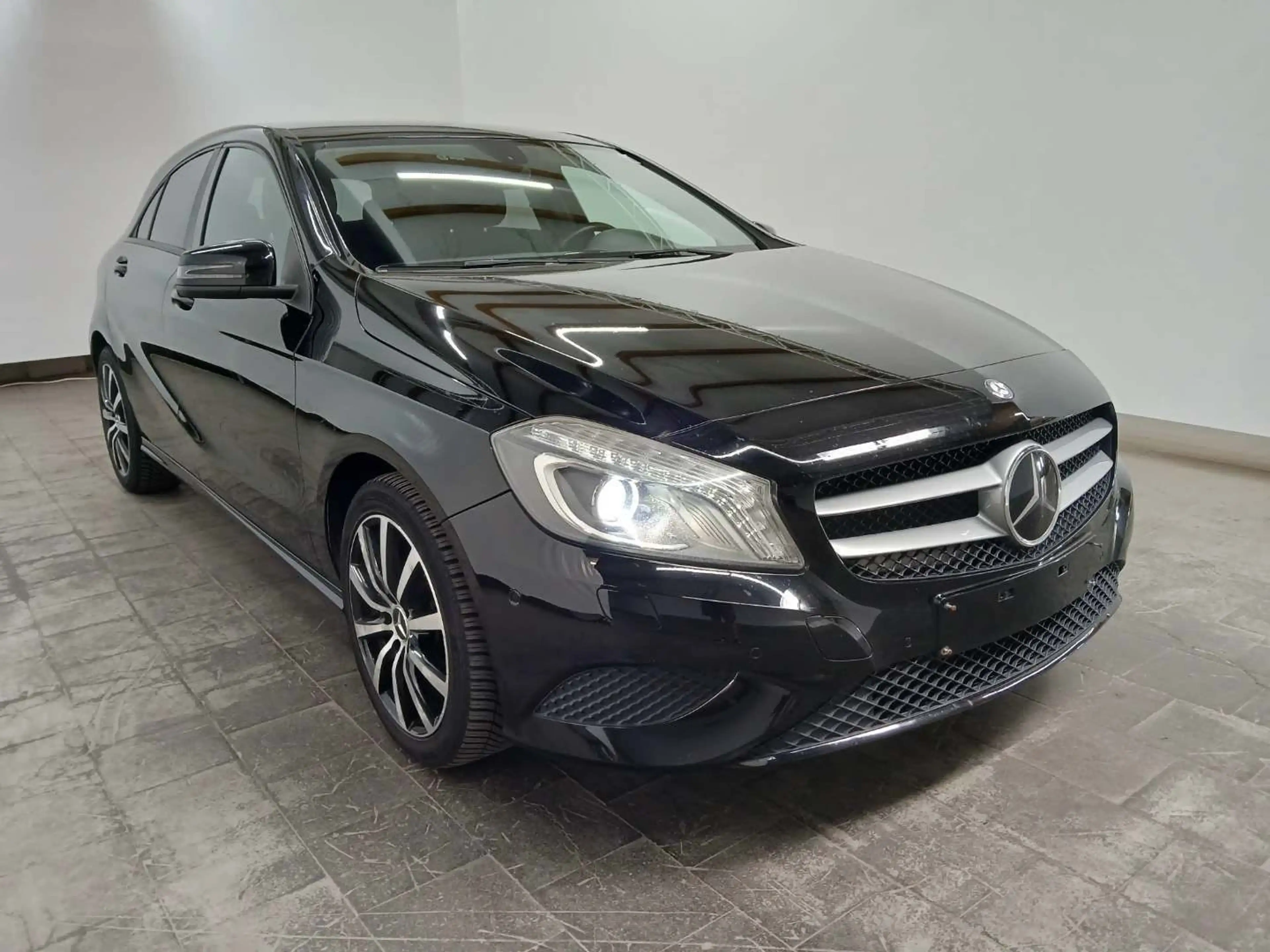 Mercedes-Benz A 180 A180*AUTOM*TÜV*KLIMA*PDC*STANDHEIZUNG*XENON — photo 2