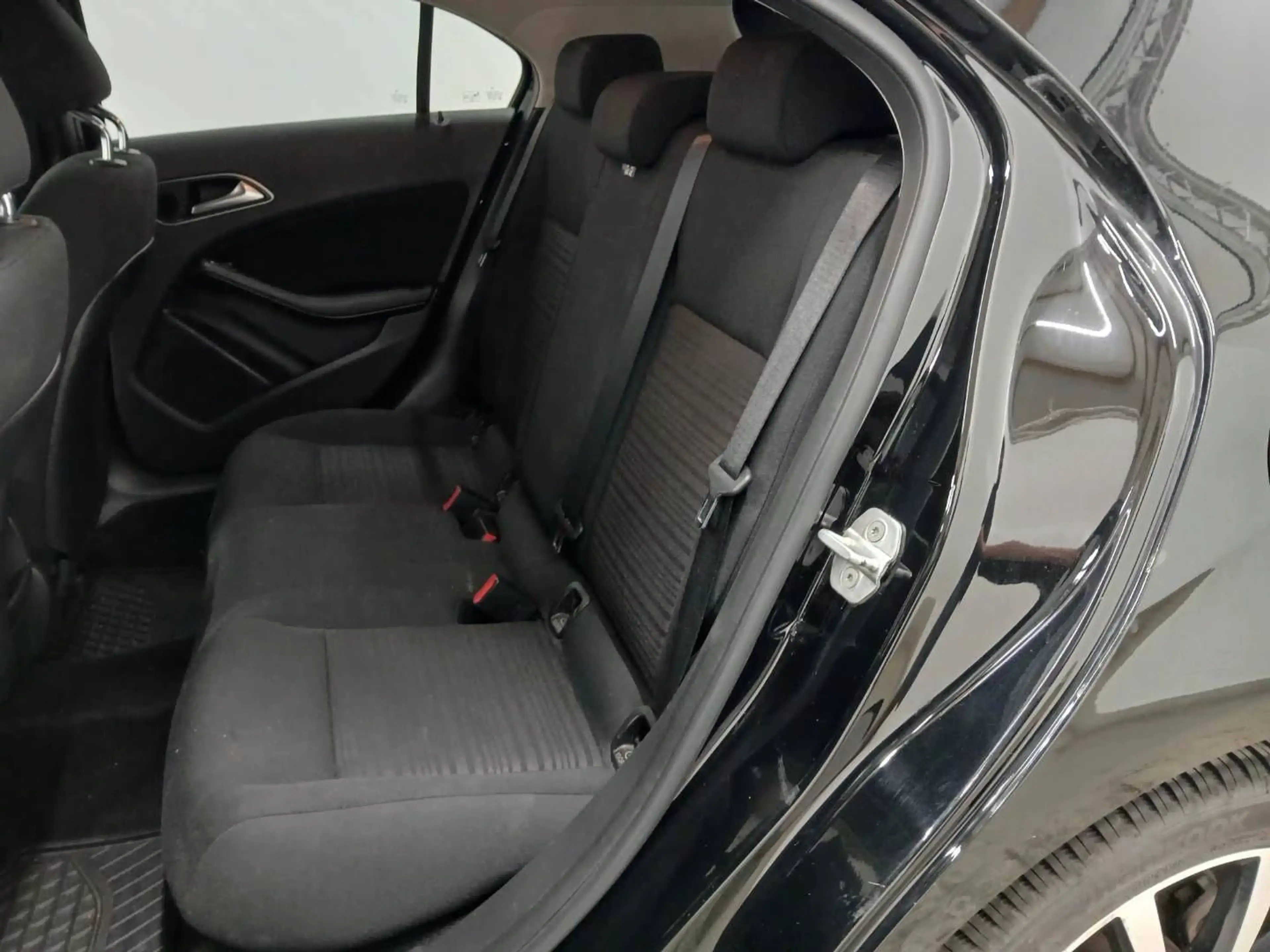 Mercedes-Benz A 180 A180*AUTOM*TÜV*KLIMA*PDC*STANDHEIZUNG*XENON — photo 13