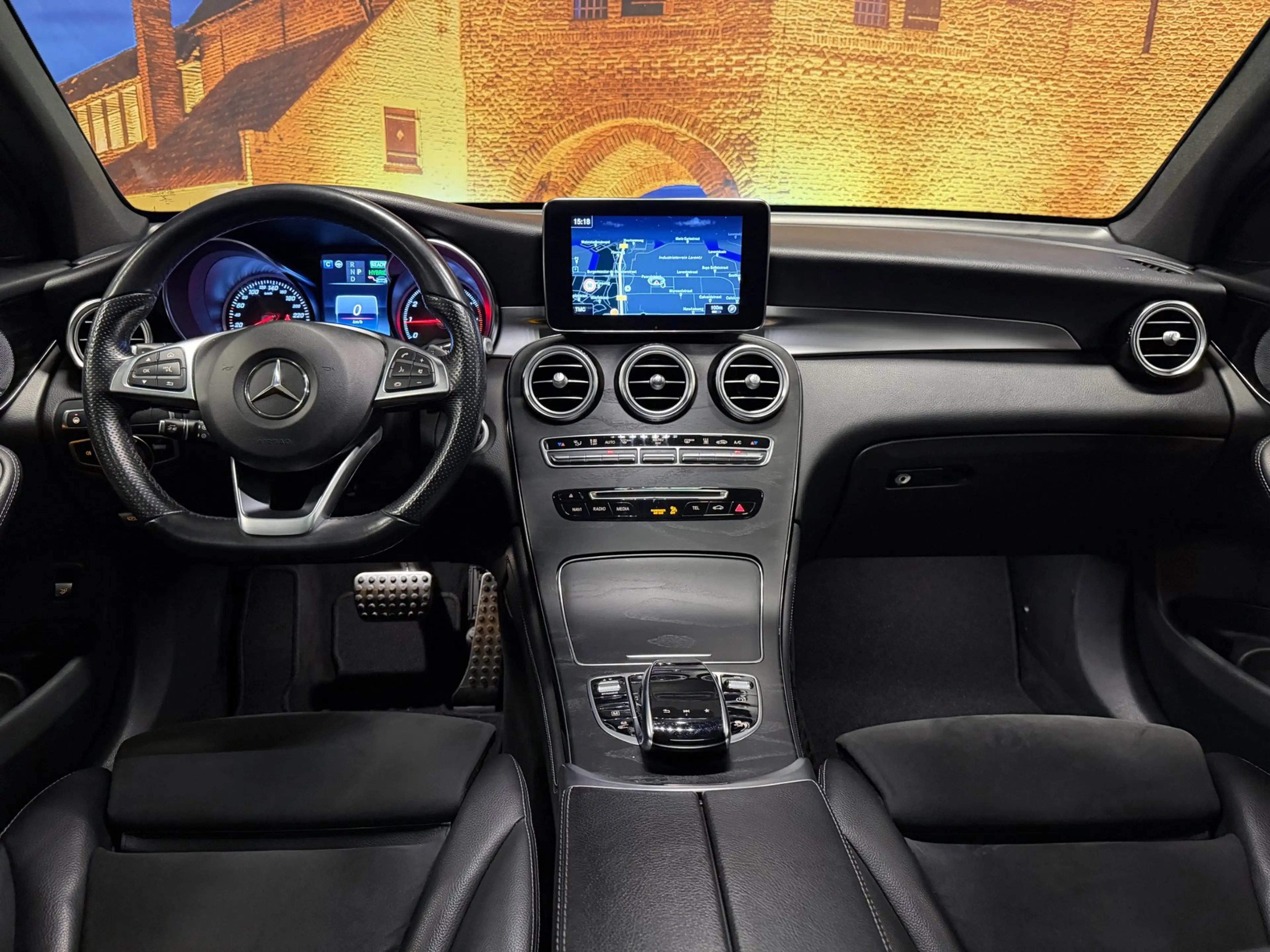 Mercedes-Benz GLC 350 350e 4Matic AMG Panodak Burmester — photo 3