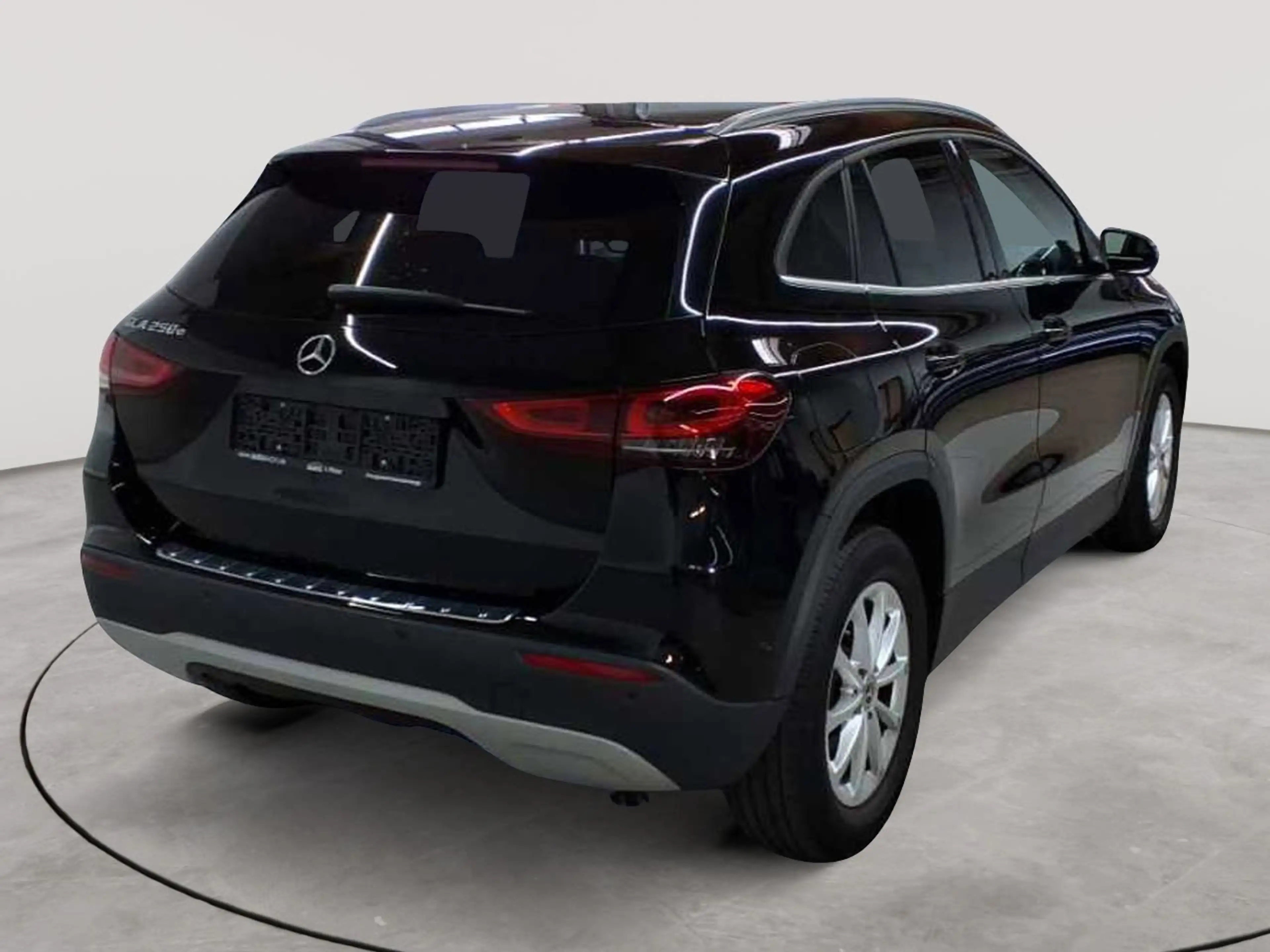 Mercedes-Benz GLA 250 GLA 250 e 8G-Style Beam BusiP AssiP KAM — photo 4