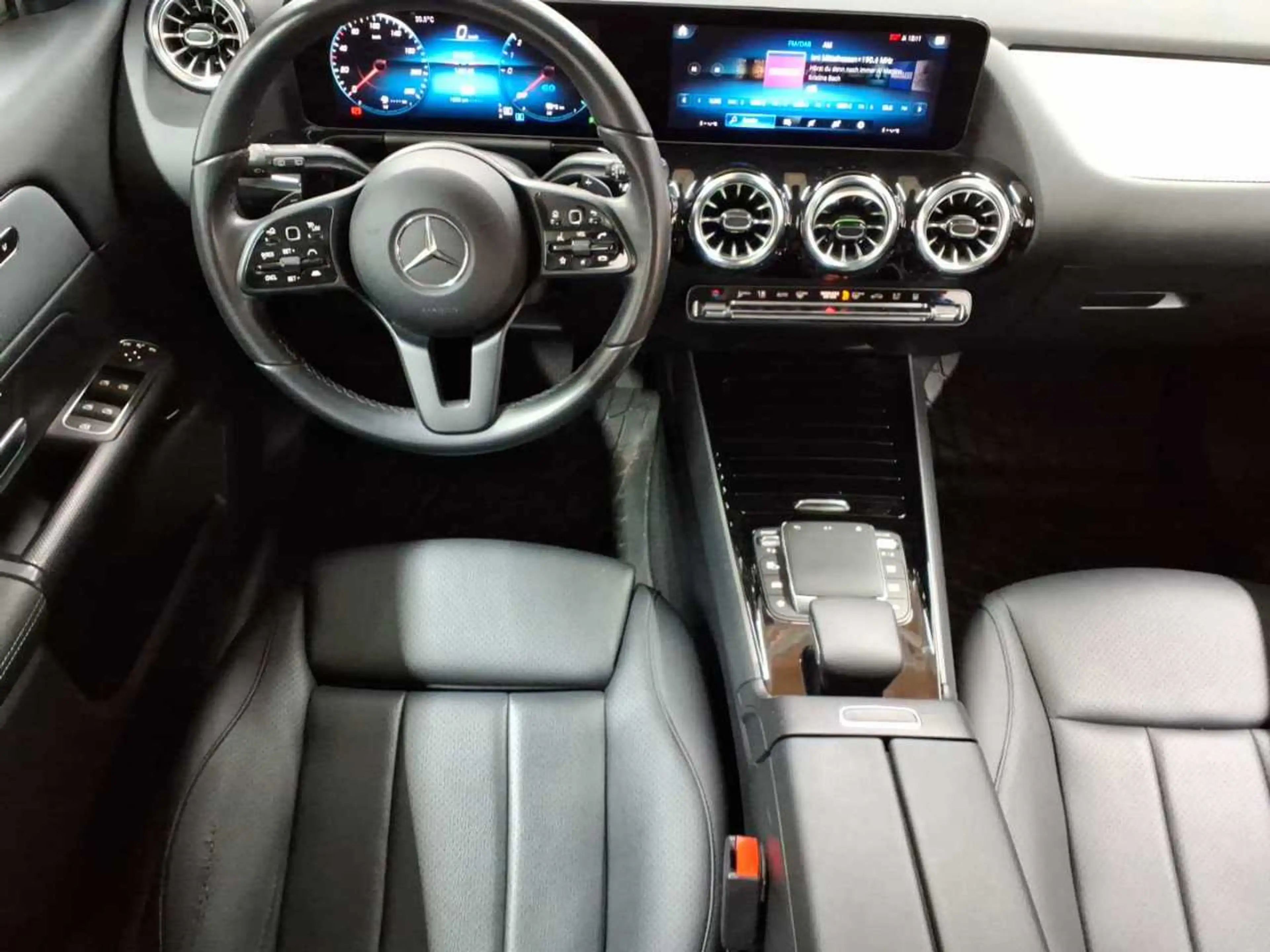 Mercedes-Benz GLA 250 GLA 250 e 8G-Style Beam BusiP AssiP KAM — photo 10
