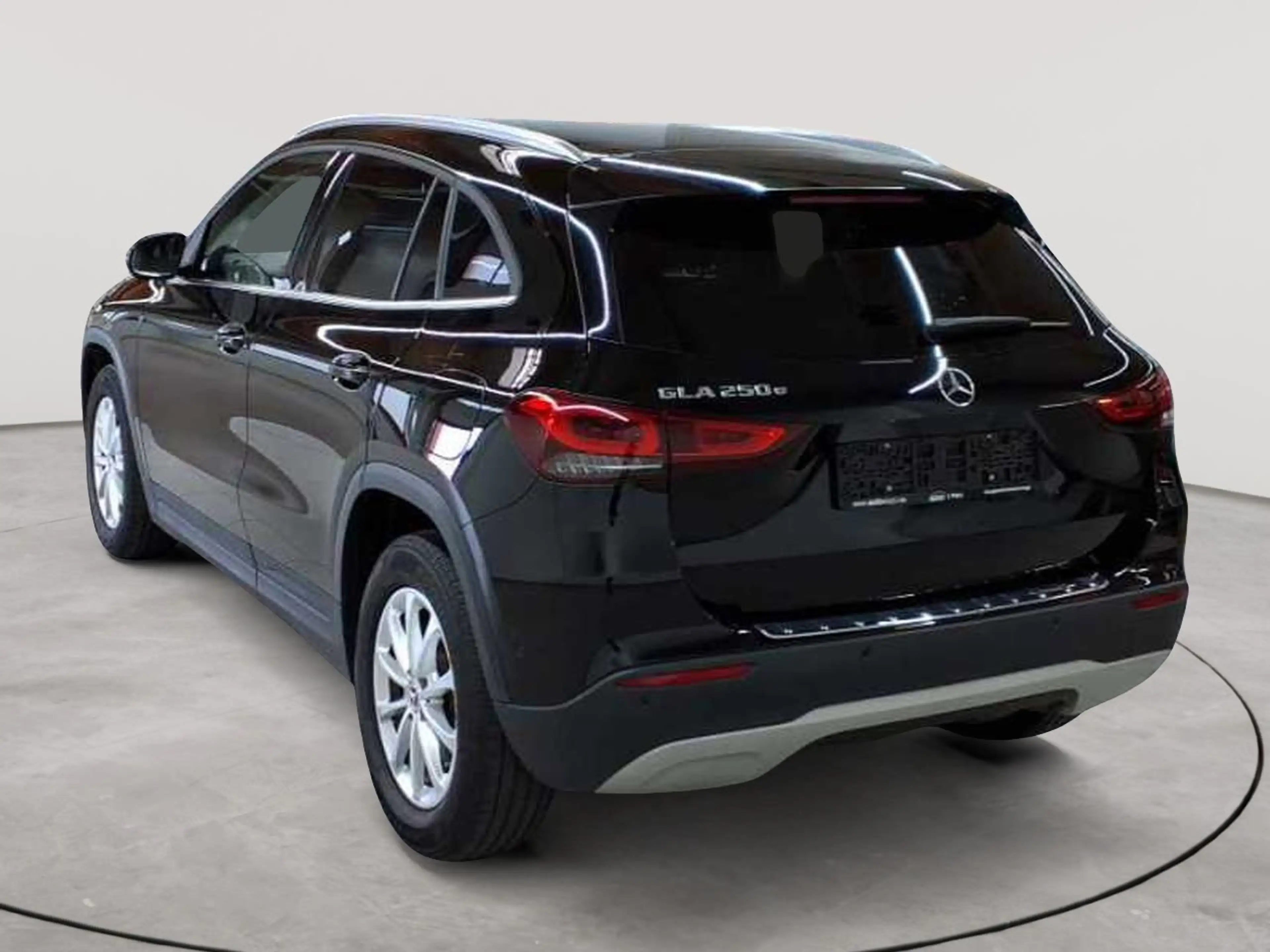Mercedes-Benz GLA 250 GLA 250 e 8G-Style Beam BusiP AssiP KAM — photo 5