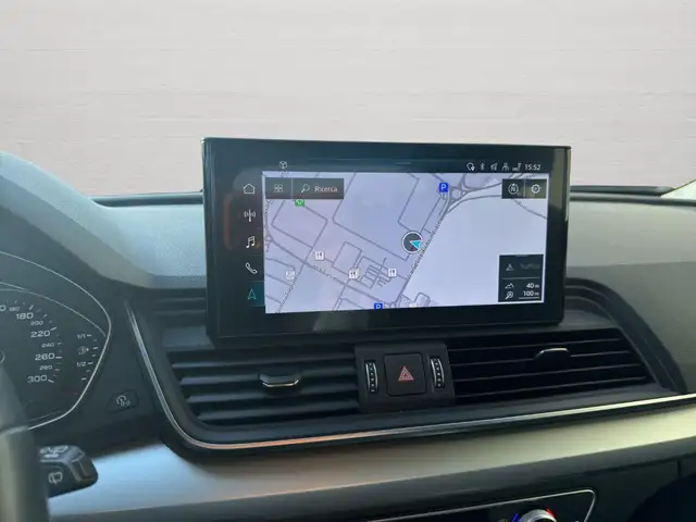 Audi Q5 view 12