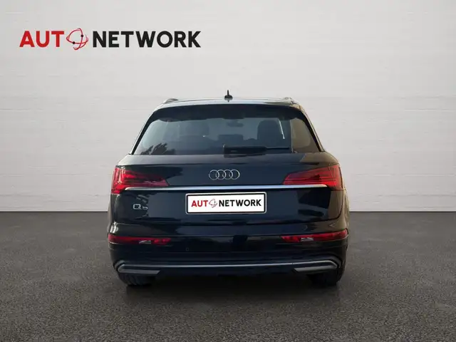 Audi Q5 view 7