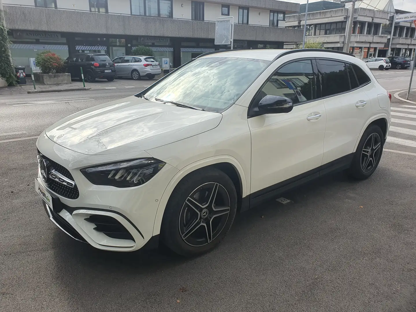 Mercedes-Benz GLA 180 GLA-H247 2023 d AMG Line Advanced Plus auto Weiß - 1