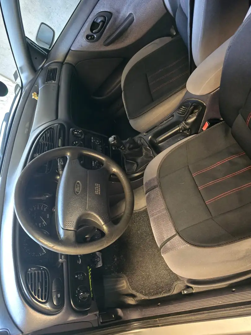 Ford Mondeo Mondeo Turnier Skylight Plateado - 2