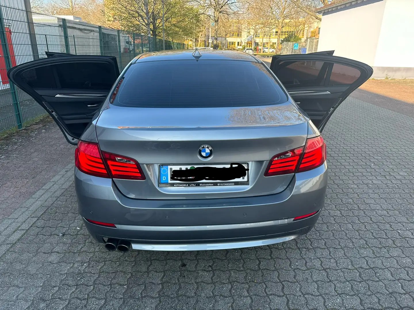 BMW 525 525d Aut. Grau - 2