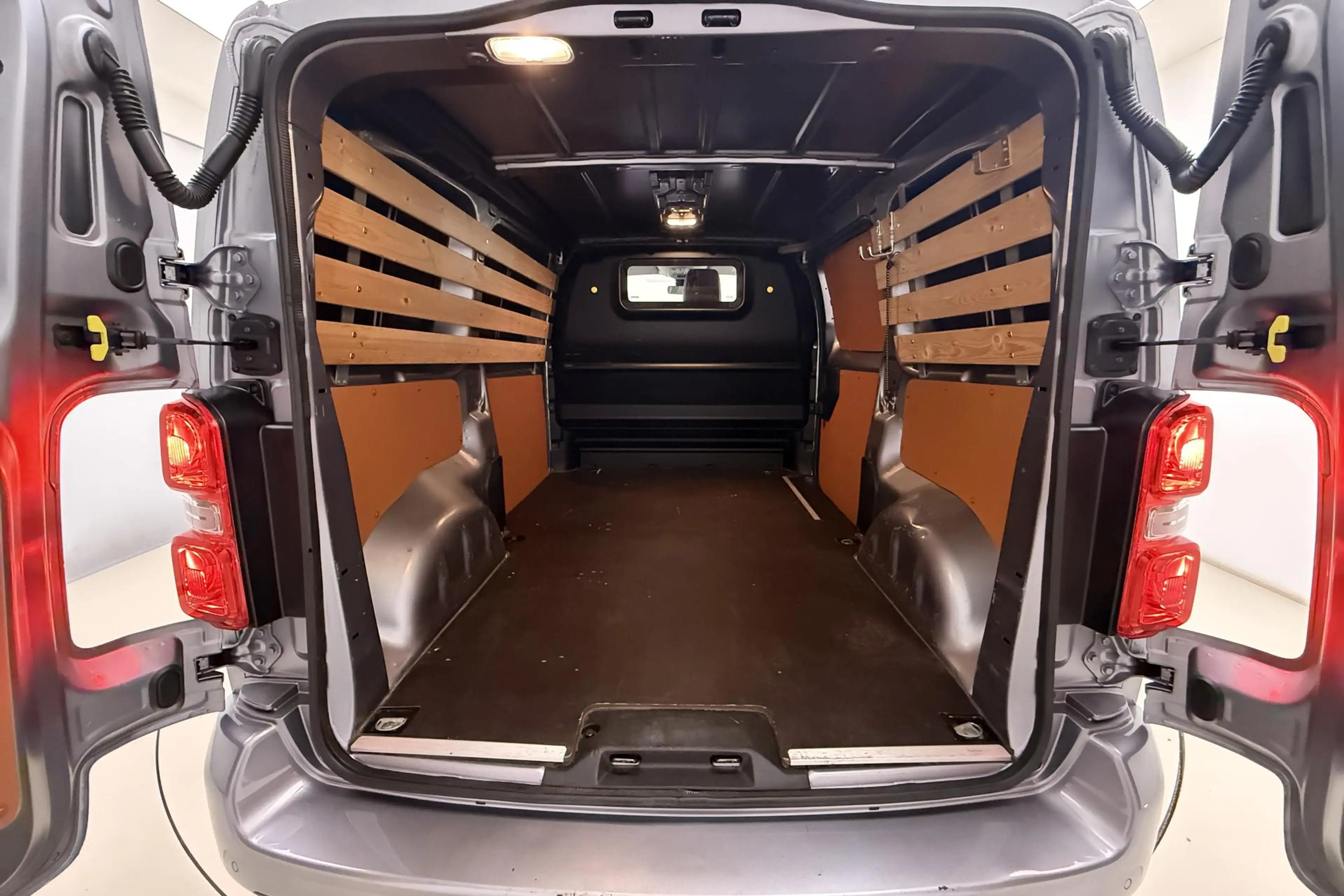 Peugeot Expert 2.0 BlueHDI 180pk Automaat Standard Asphalt | Navi — photo 12