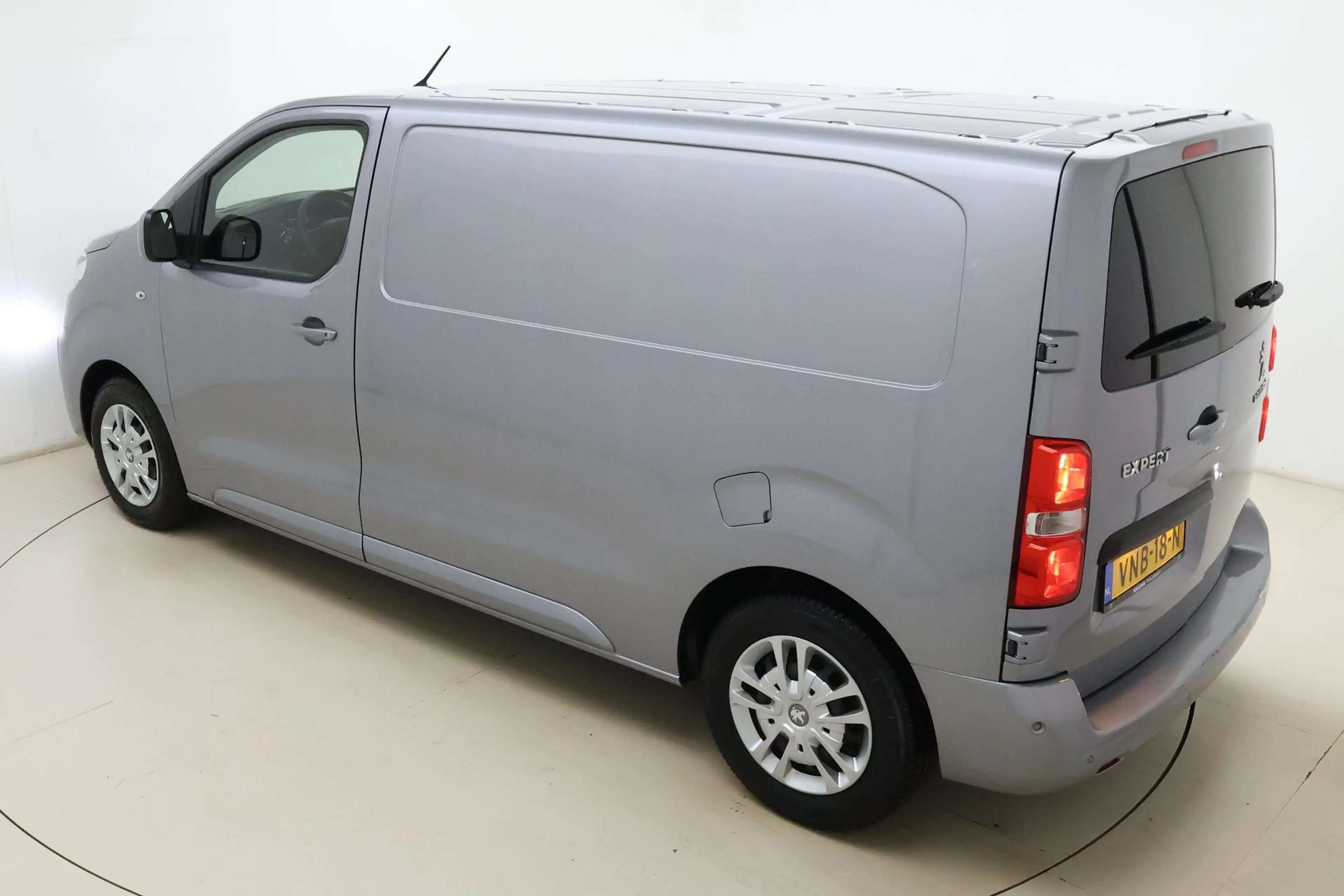 Peugeot Expert 2.0 BlueHDI 180pk Automaat Standard Asphalt | Navi — photo 4