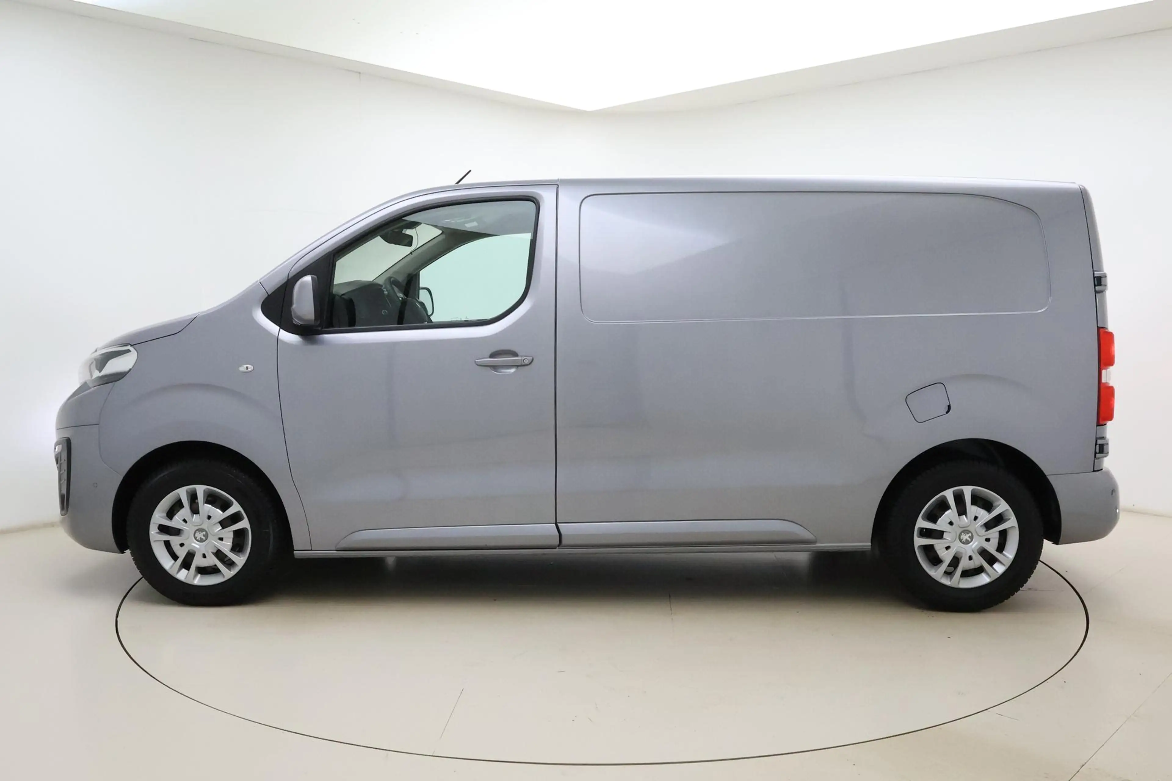 Peugeot Expert 2.0 BlueHDI 180pk Automaat Standard Asphalt | Navi — photo 5